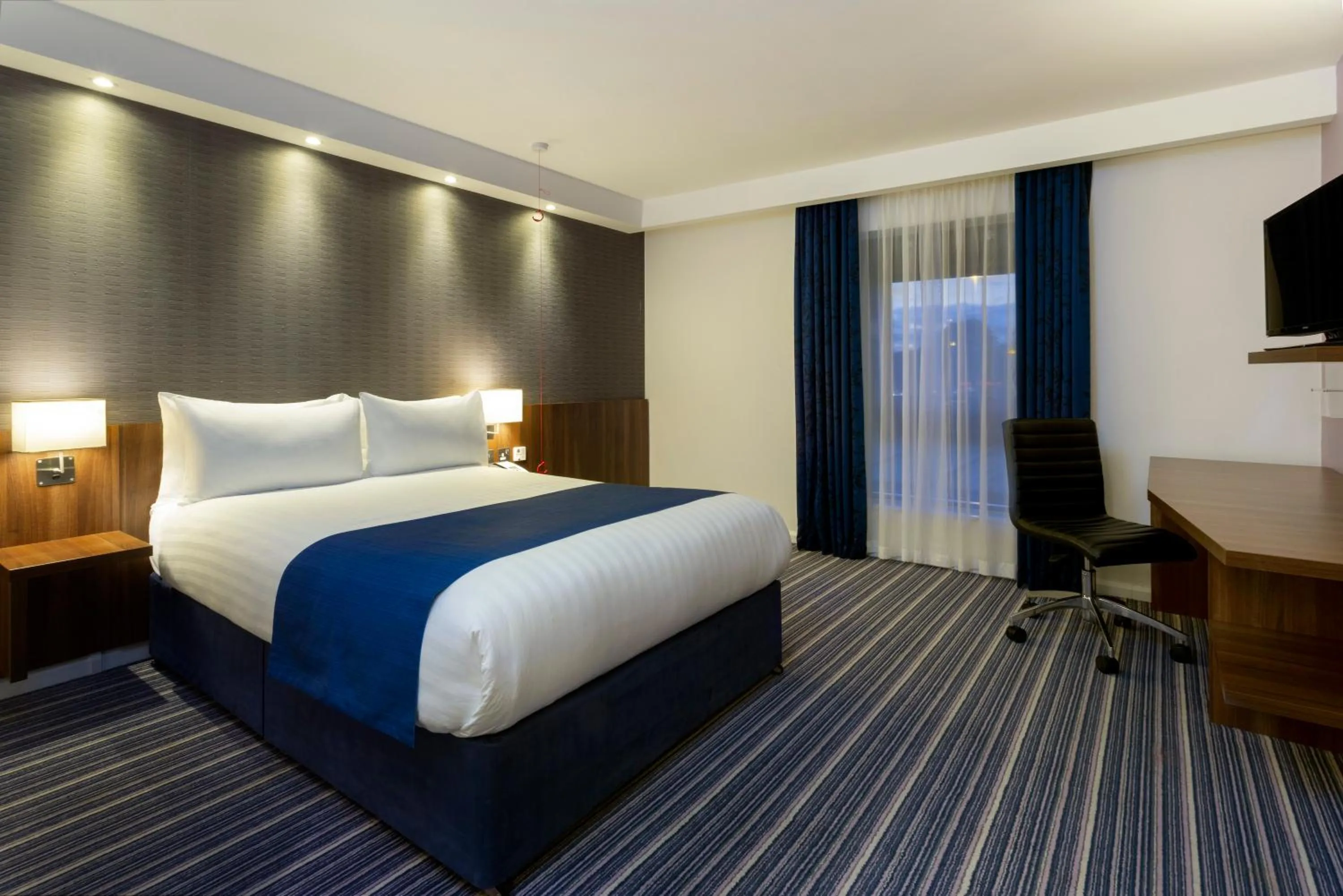 Photo of the whole room in Holiday Inn Express Dunstable