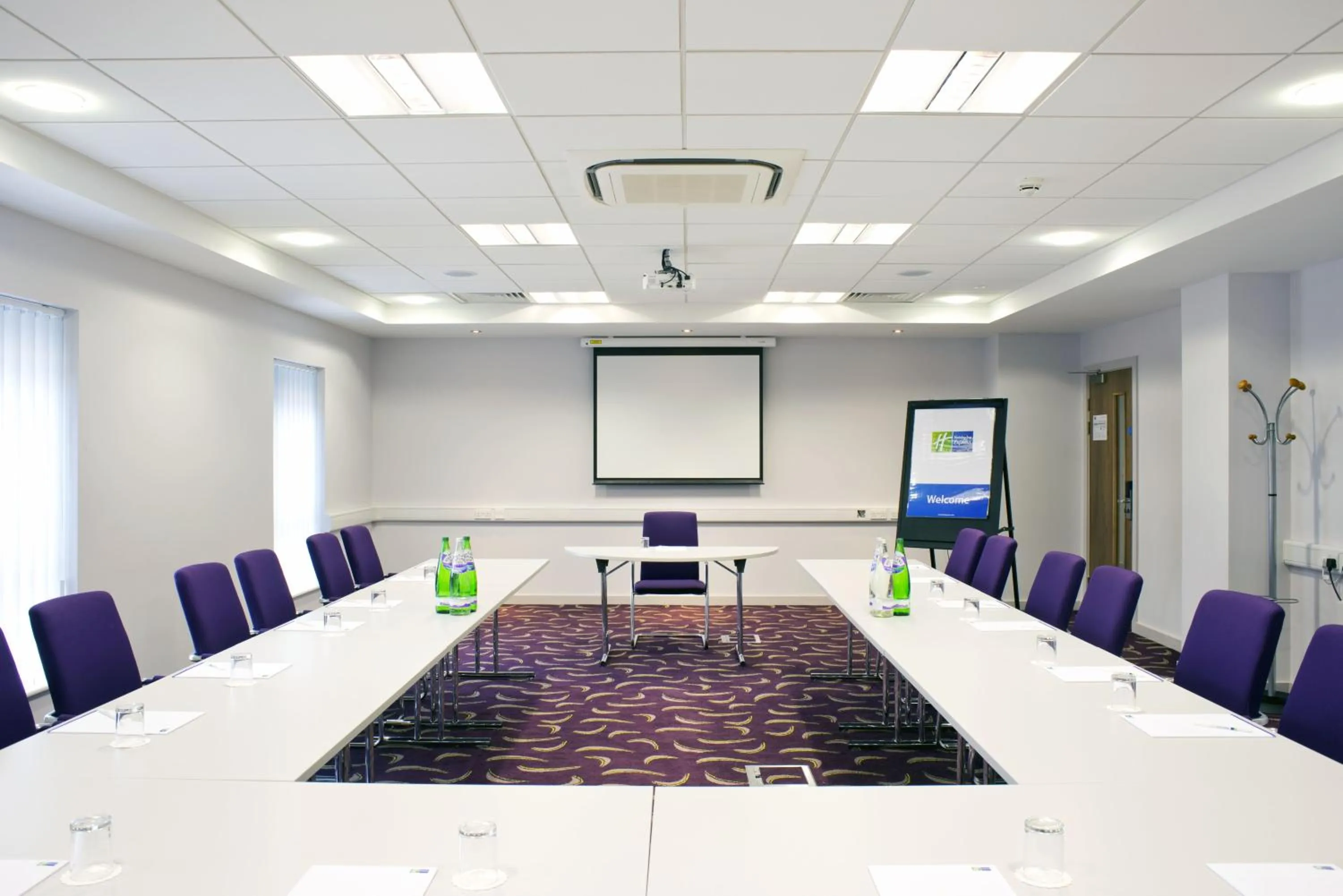 Meeting/conference room in Holiday Inn Express Dunstable
