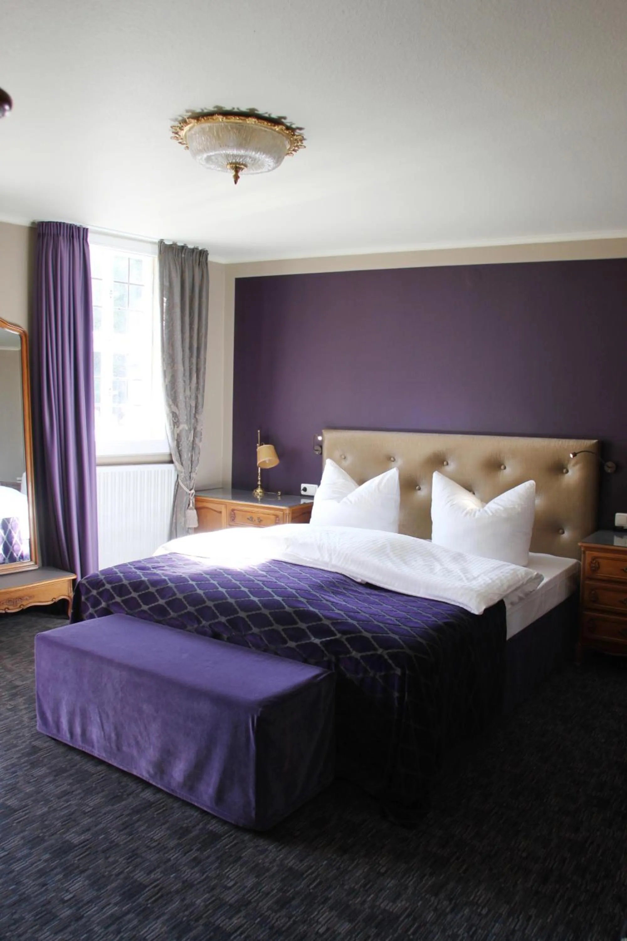 Bed in Hotel Schmuckkästchen