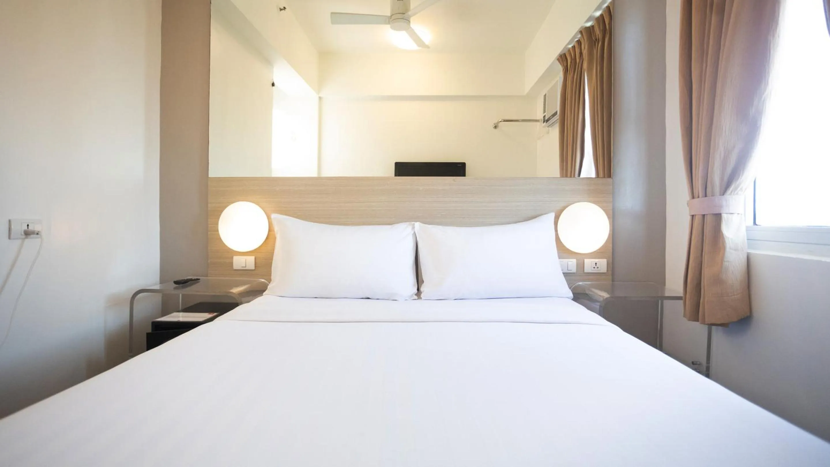 Bed in Red Planet Makati Avenue Manila