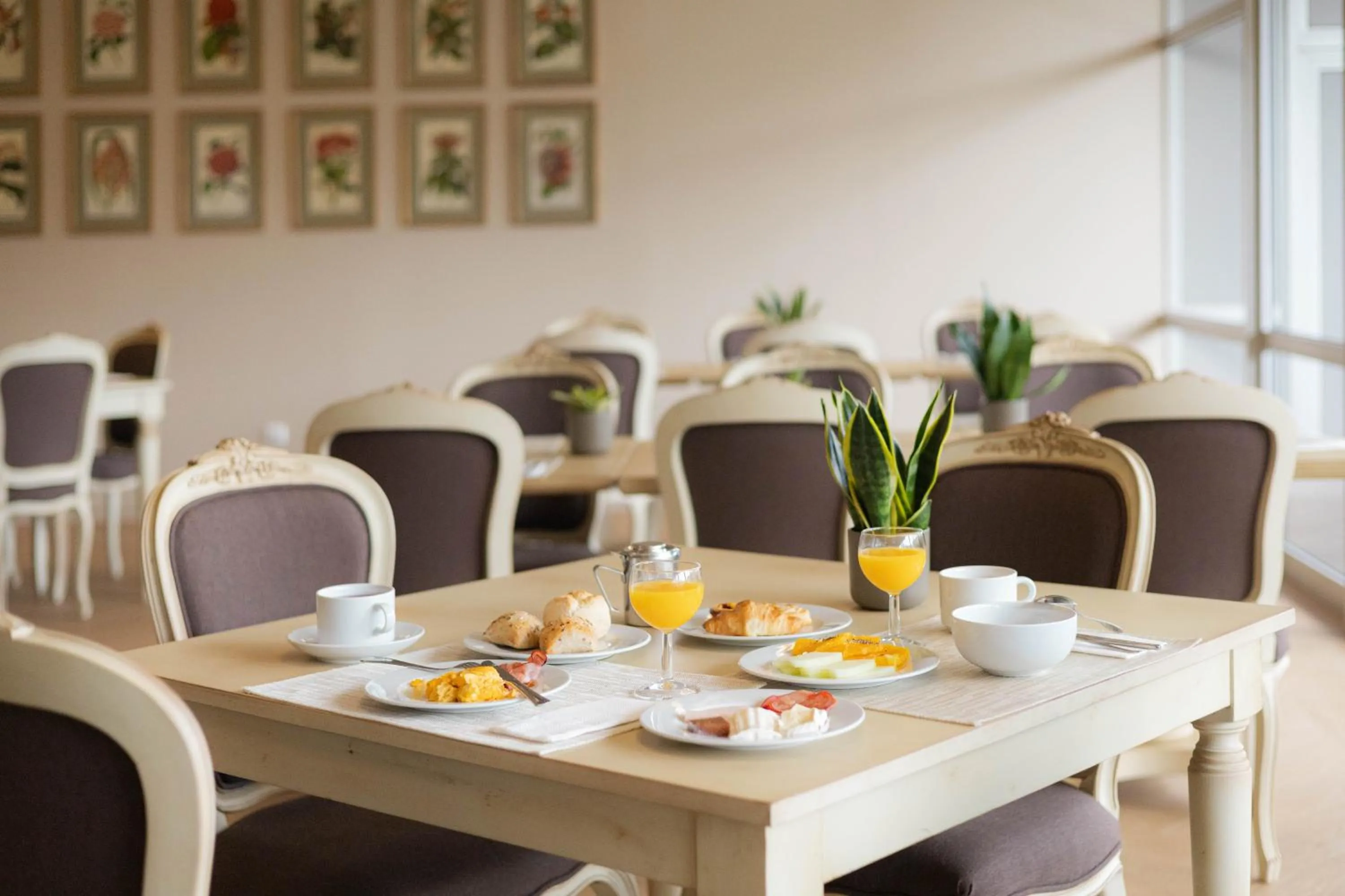 Restaurant/places to eat in Hotel Navarras