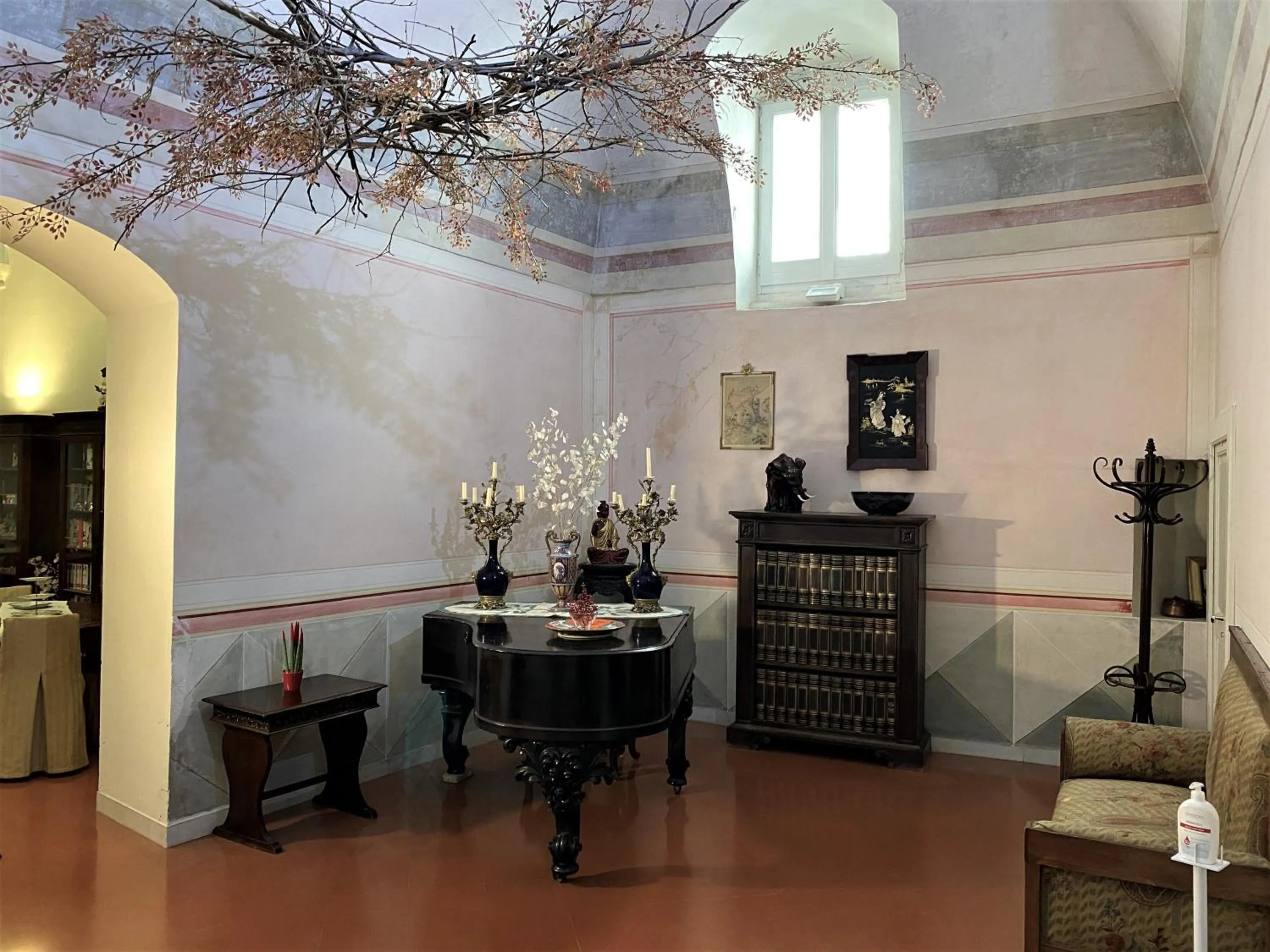 Decorative detail in Palazzo Bernardini B & B