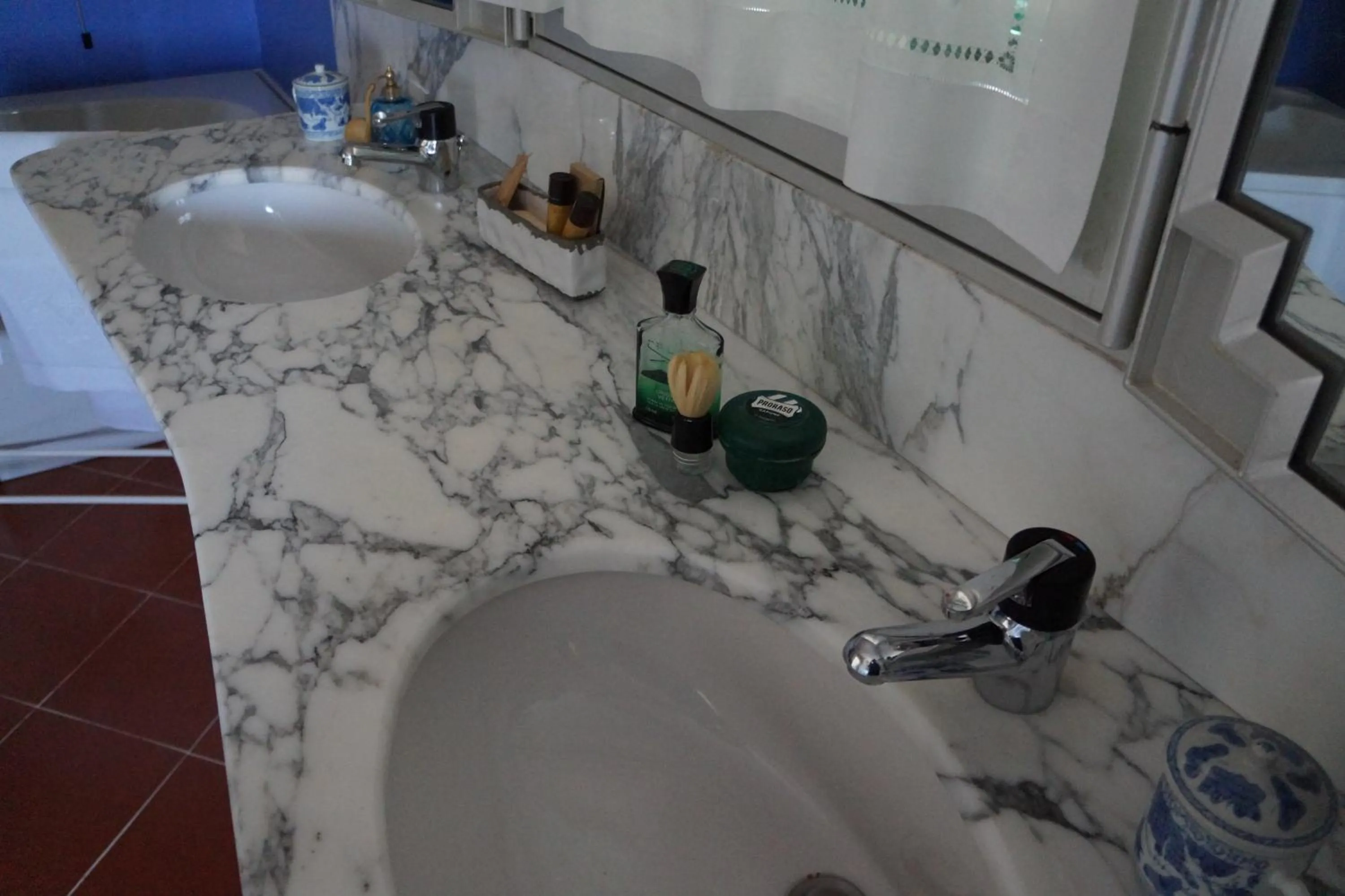 Bathroom in Palazzo Bernardini B & B