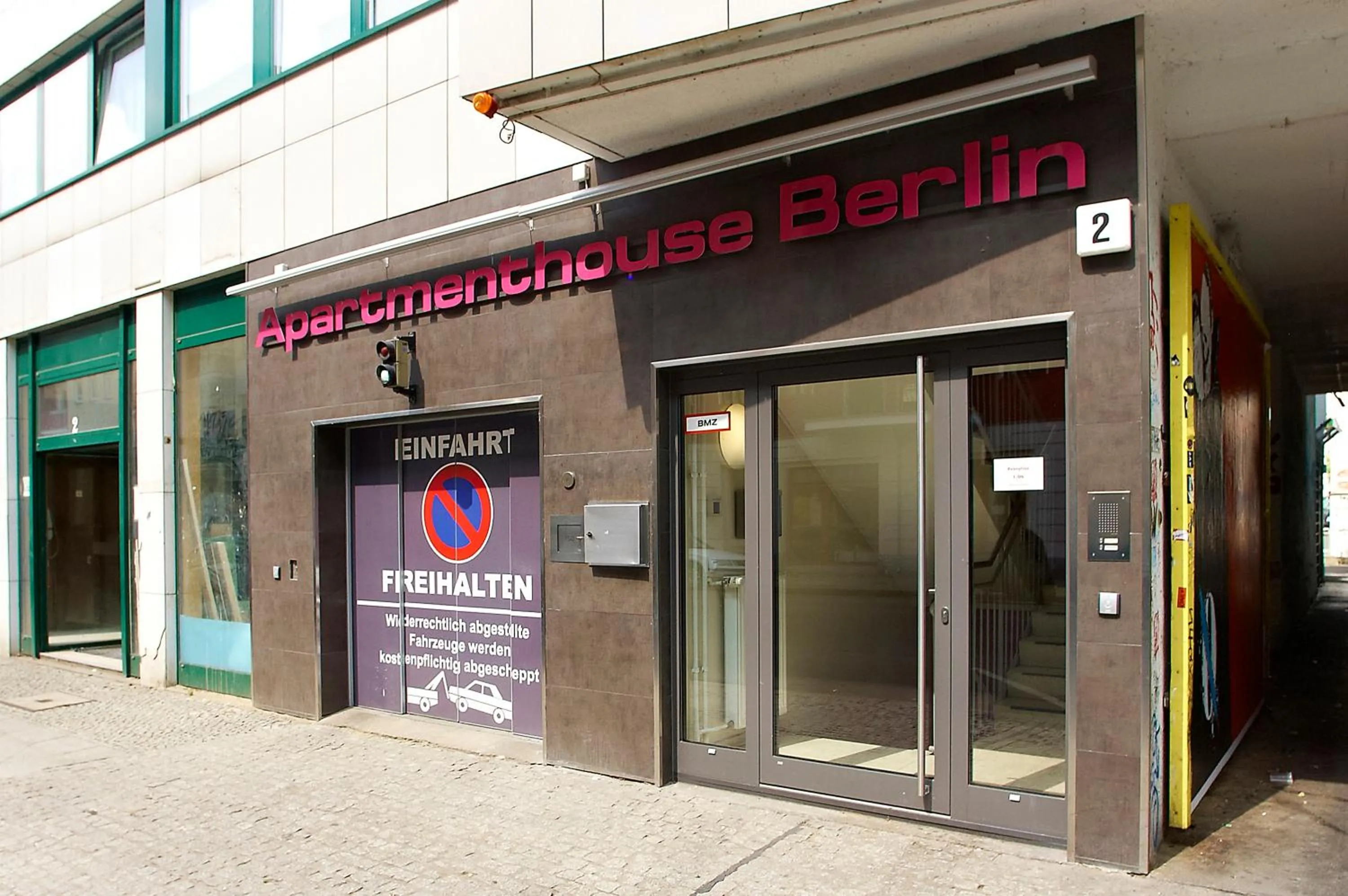 Facade/entrance in Apartmenthouse Berlin - Am Görlitzer Park