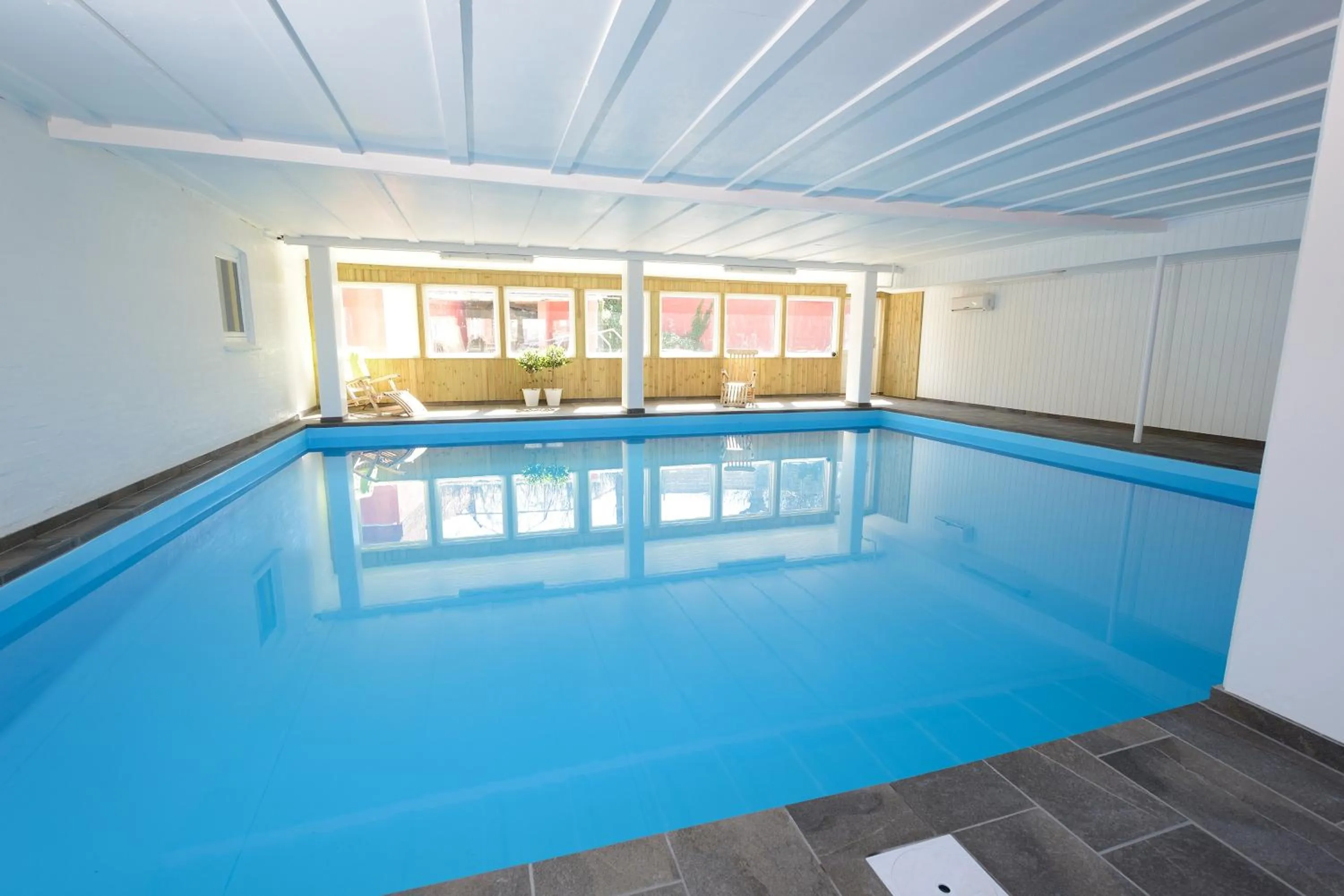 Swimming pool in Hotel Gudhjem