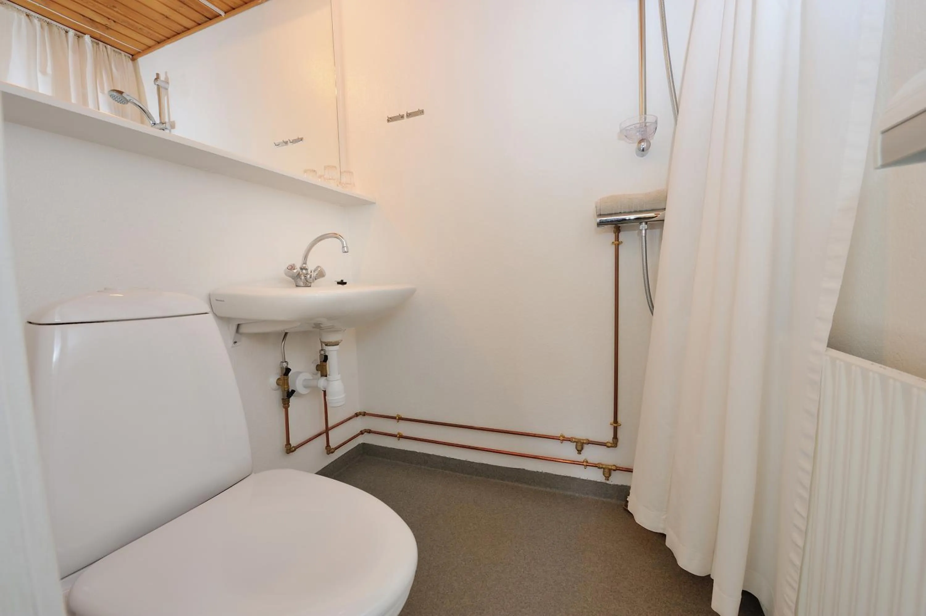 Bathroom in Hotel Gudhjem