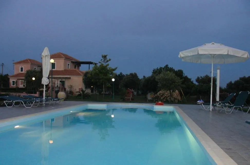 Swimming pool in Monambeles Villas