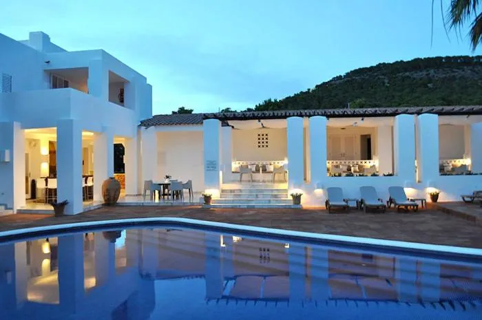 Swimming pool in Hotel Village