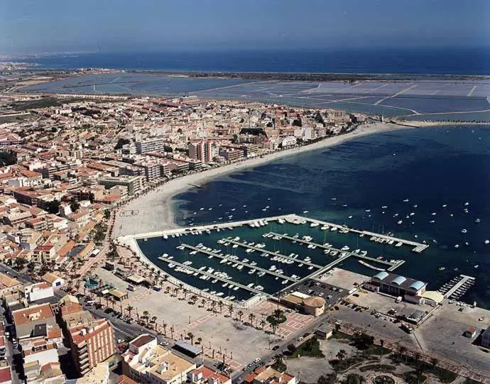 Nearby landmark in Hotel Alaska