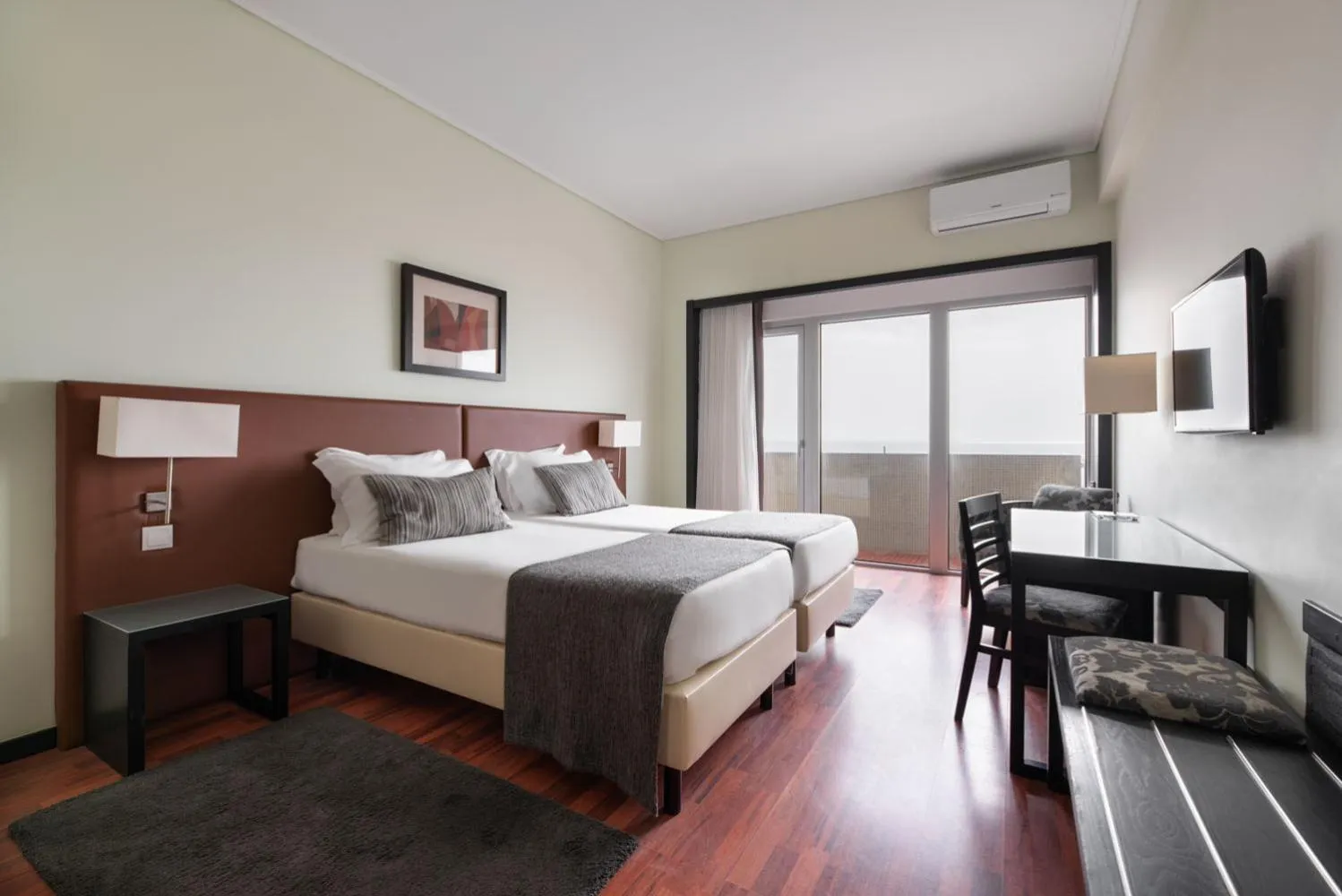 Photo of the whole room, Bed in Exe Praia Golfe