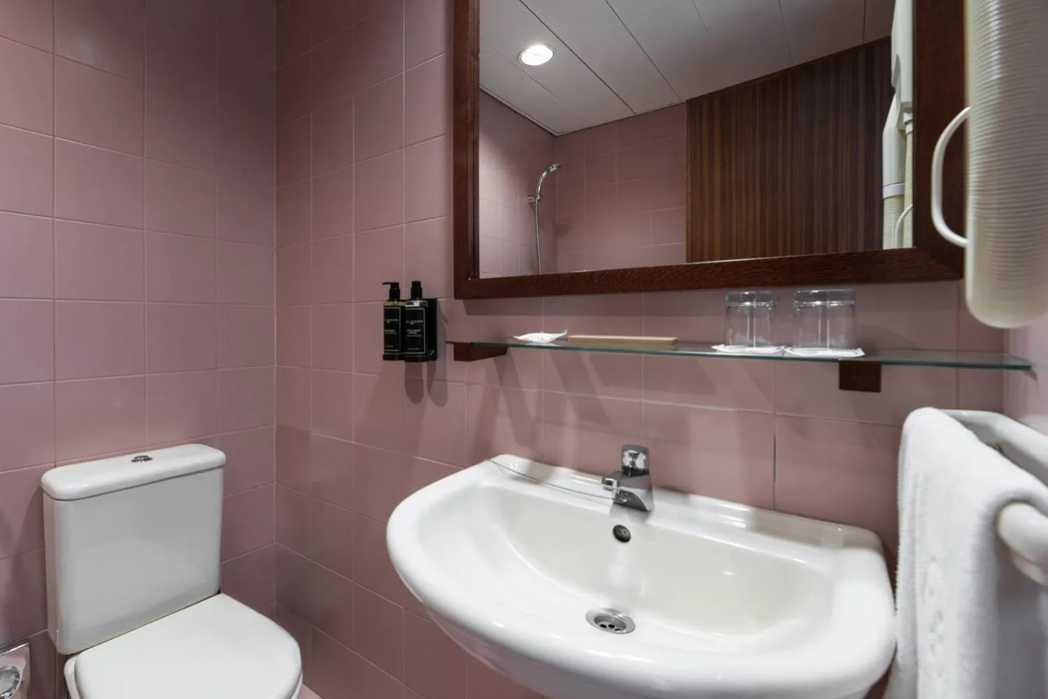 Photo of the whole room in Exe Praia Golfe