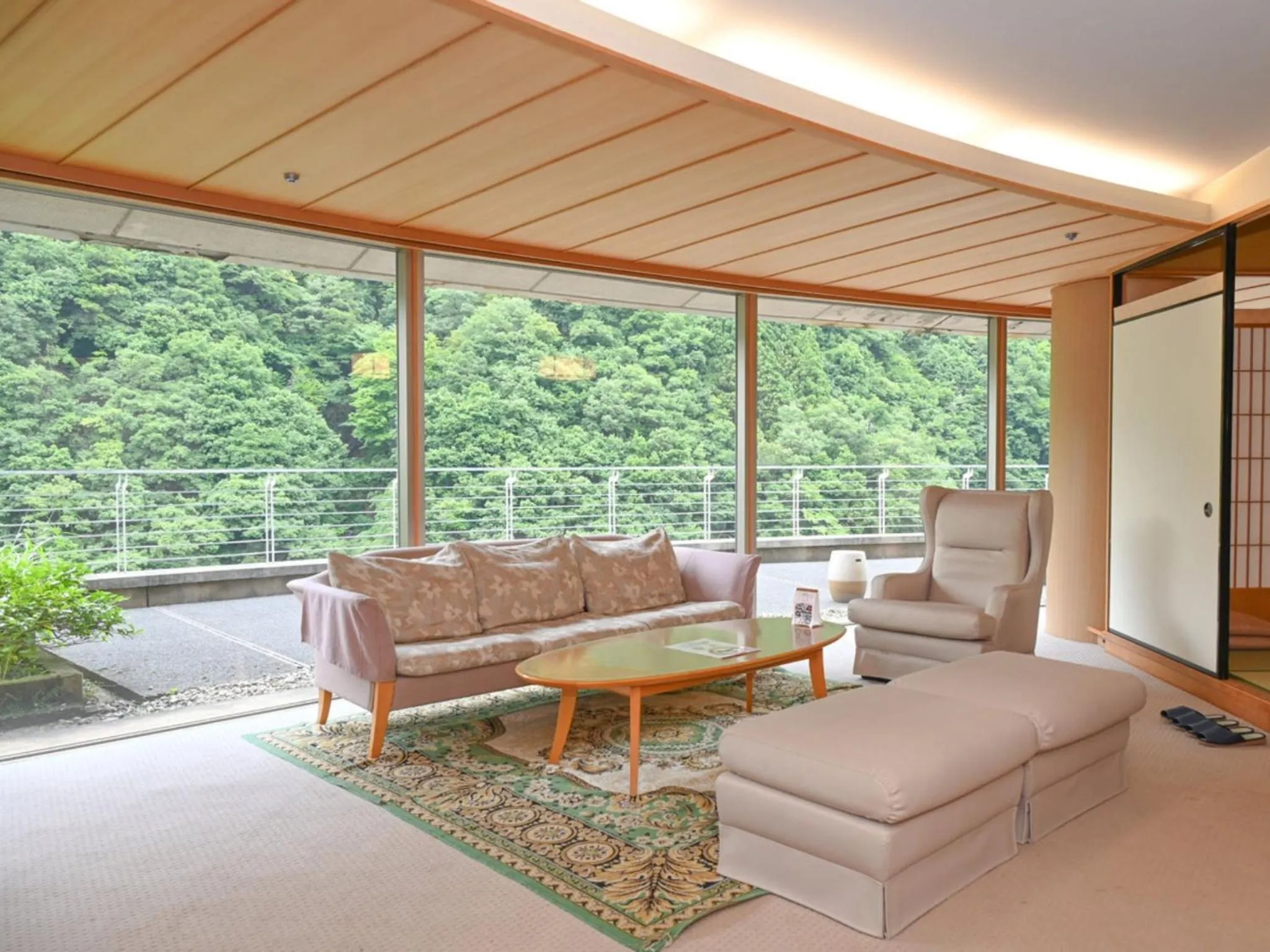 Photo of the whole room in Entaijiso