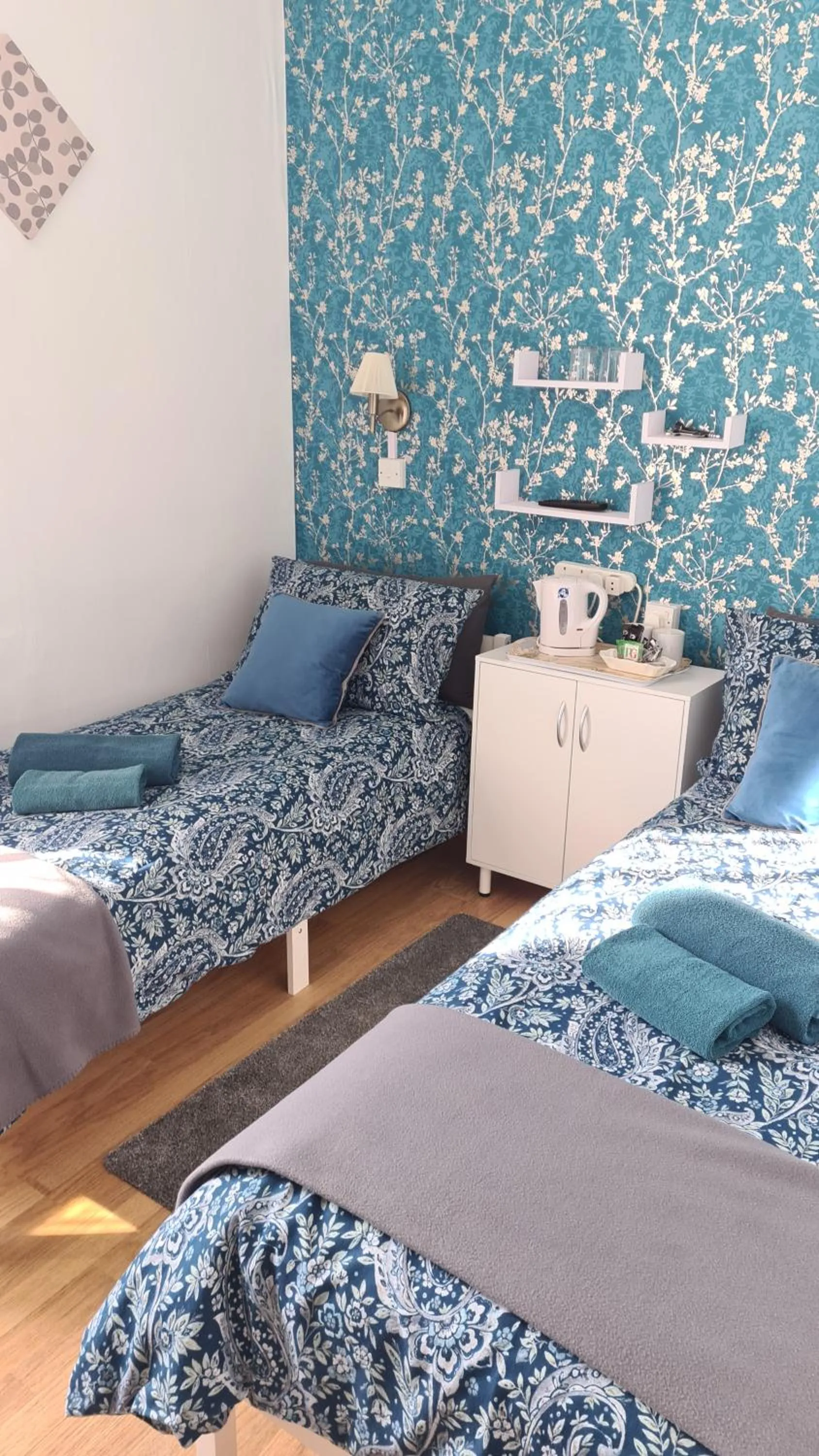 Bed in Sunnyside Hotel