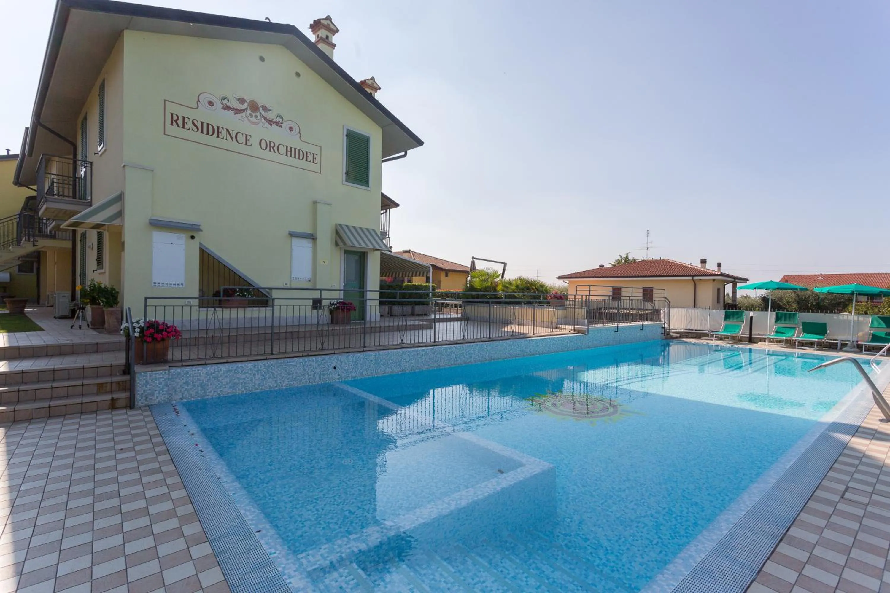 Swimming pool in Residenza Orchidee