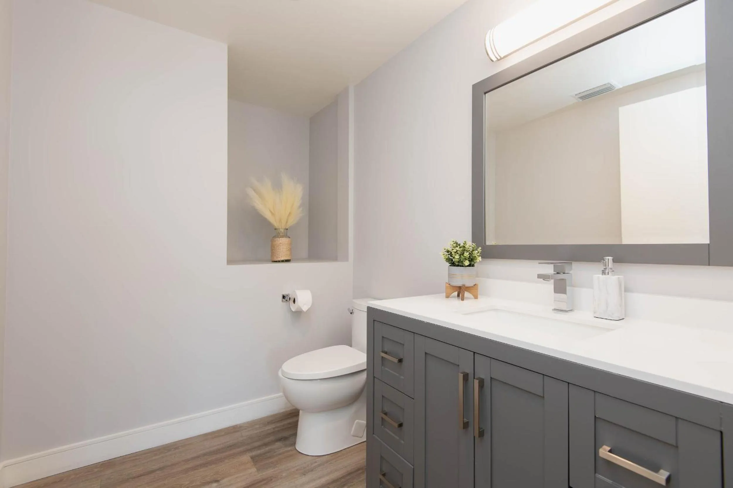 Regency Modern Apartments