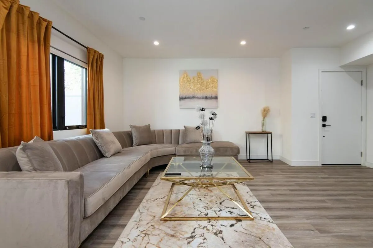 Regency Modern Apartments