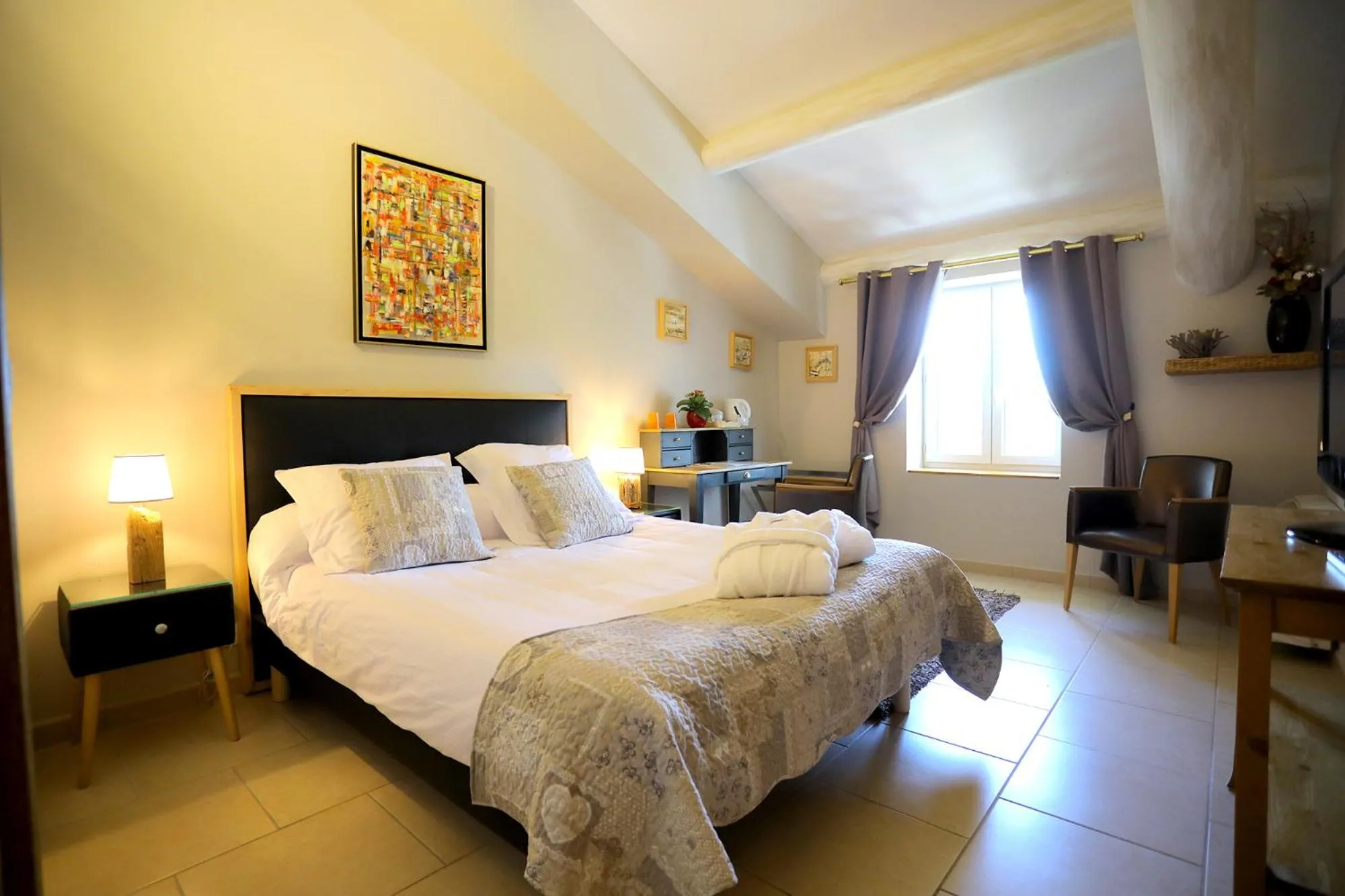 Bed in Maison CHENET - Les Chambres Entre Vigne et Garrigue - Teritoria