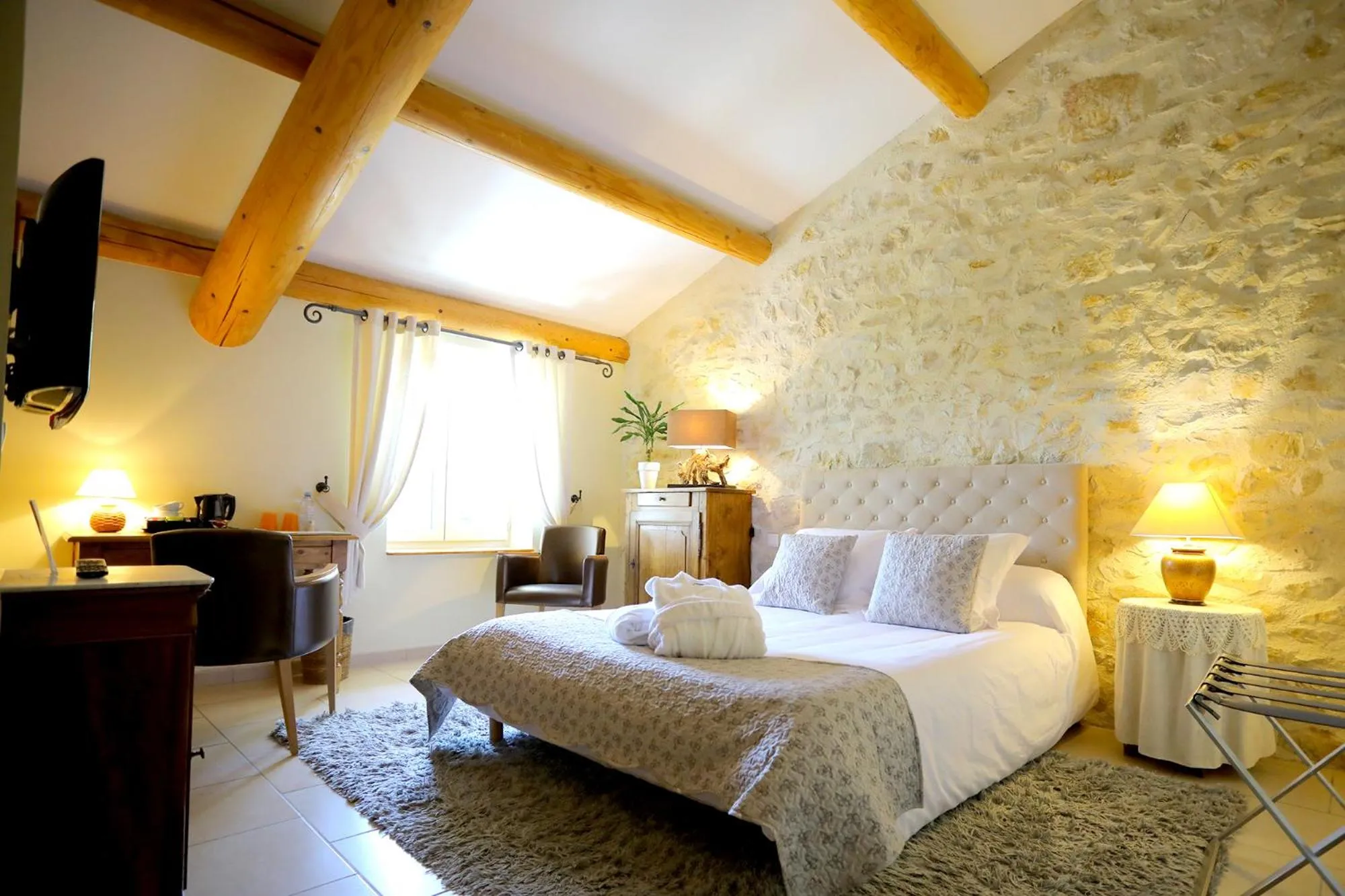 Bed in Maison CHENET - Les Chambres Entre Vigne et Garrigue - Teritoria
