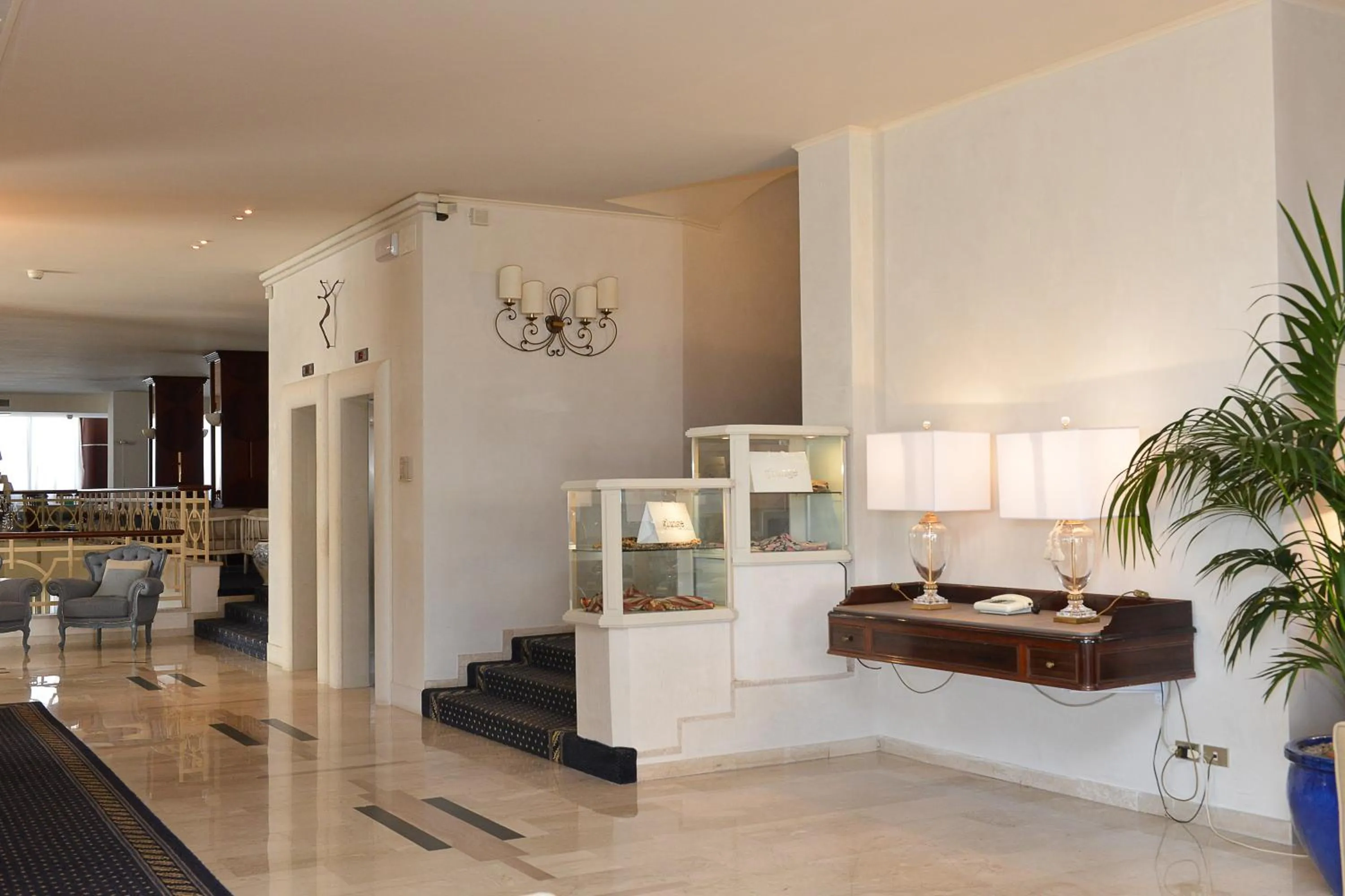 Communal lounge/ TV room in Hotel Anthony