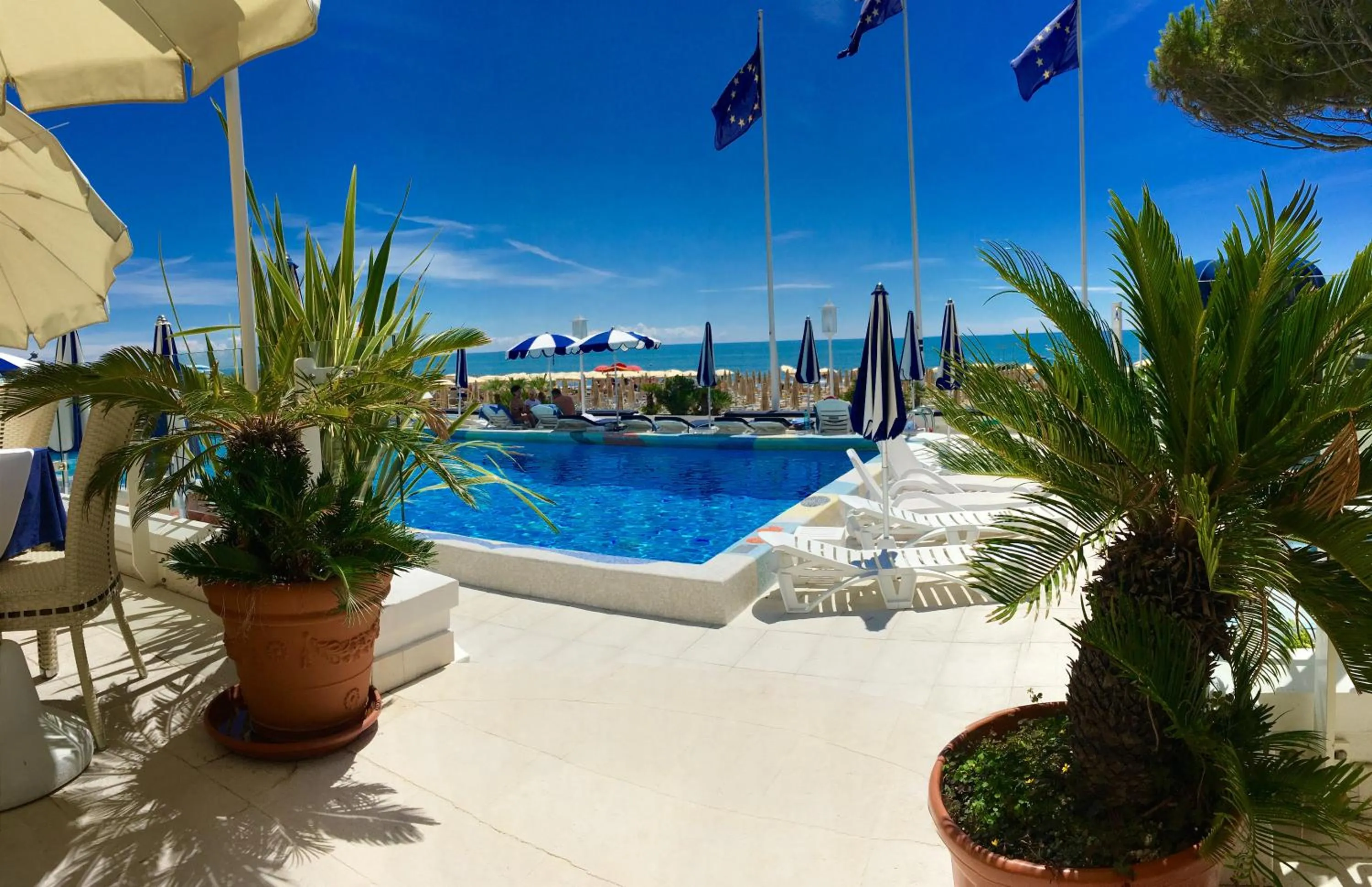 Day in Hotel Anthony