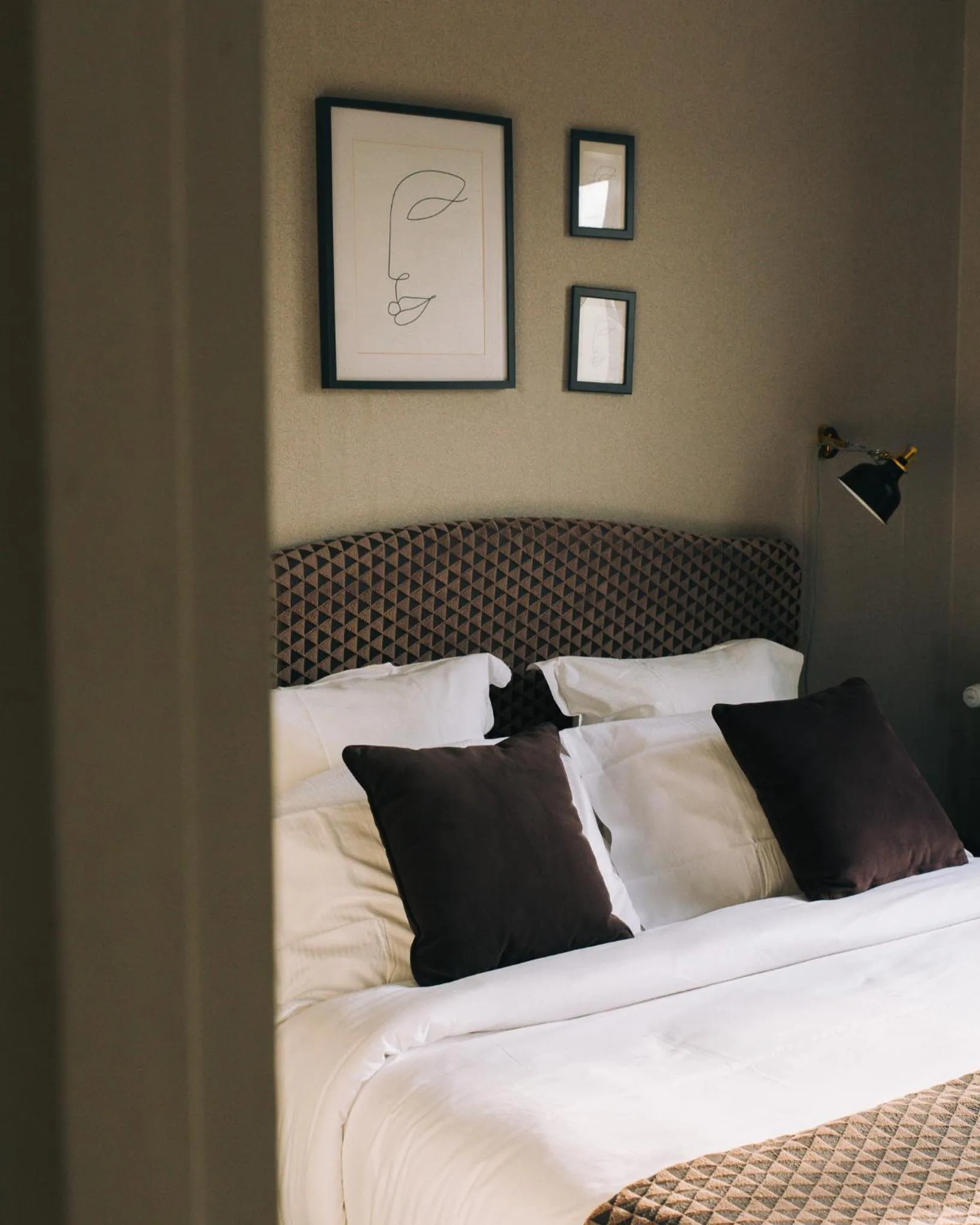 Photo of the whole room, Bed in Le Boeuf Couronné - Hôtel & Restaurant Chartres- Logis Hotels