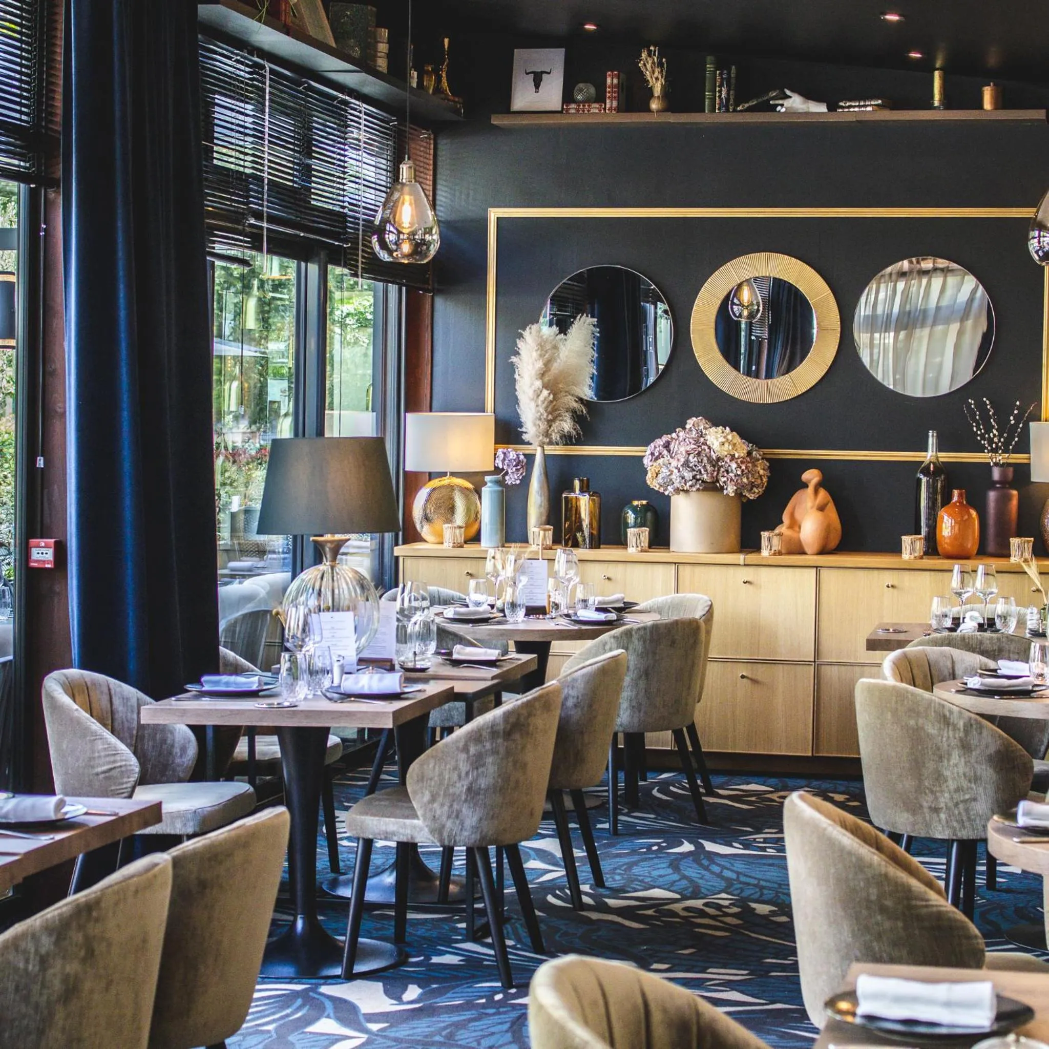 Restaurant/places to eat in Le Boeuf Couronné - Hôtel & Restaurant Chartres- Logis Hotels