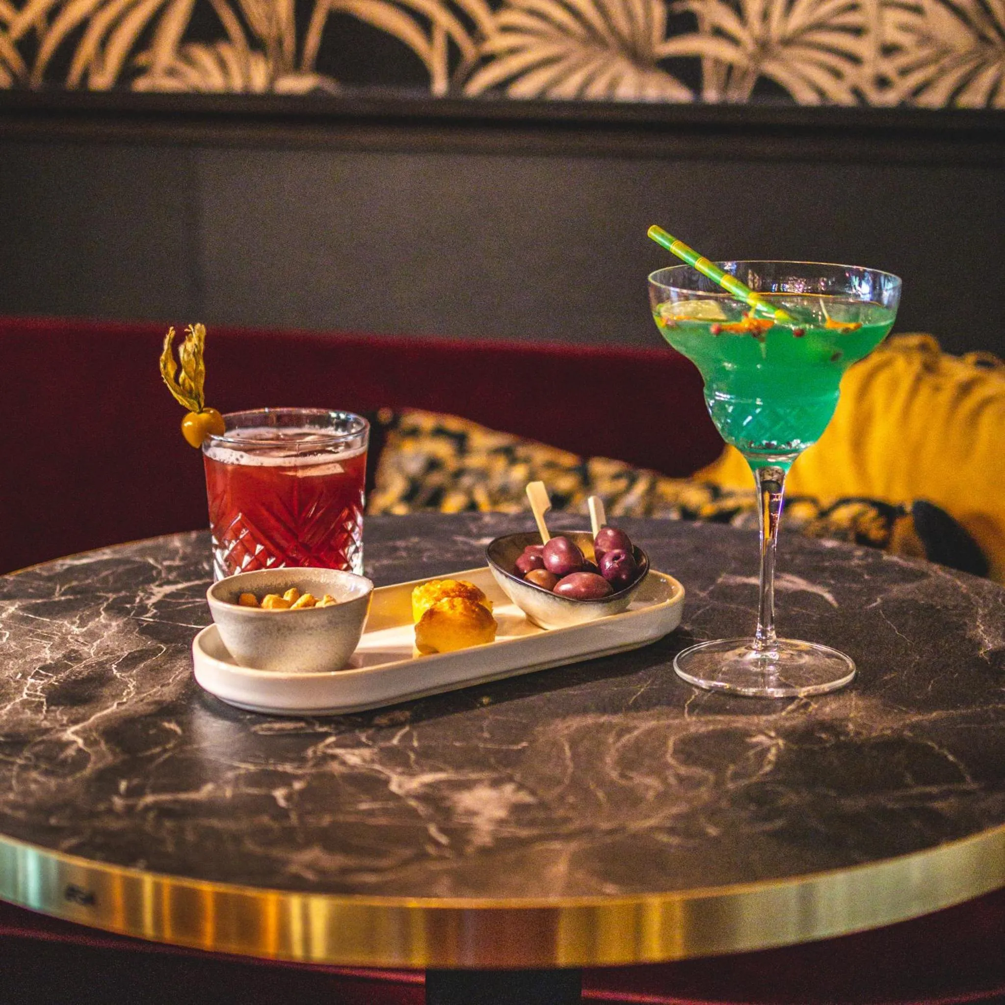 Restaurant/places to eat in Le Boeuf Couronné - Hôtel & Restaurant Chartres- Logis Hotels