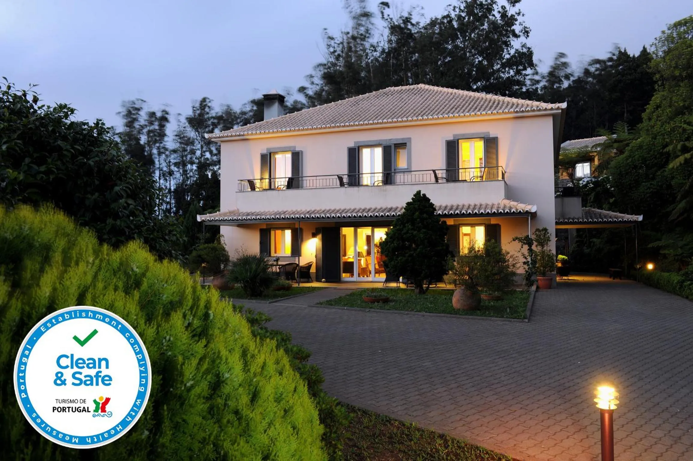 Property building in Quinta Da Cova Do Milho