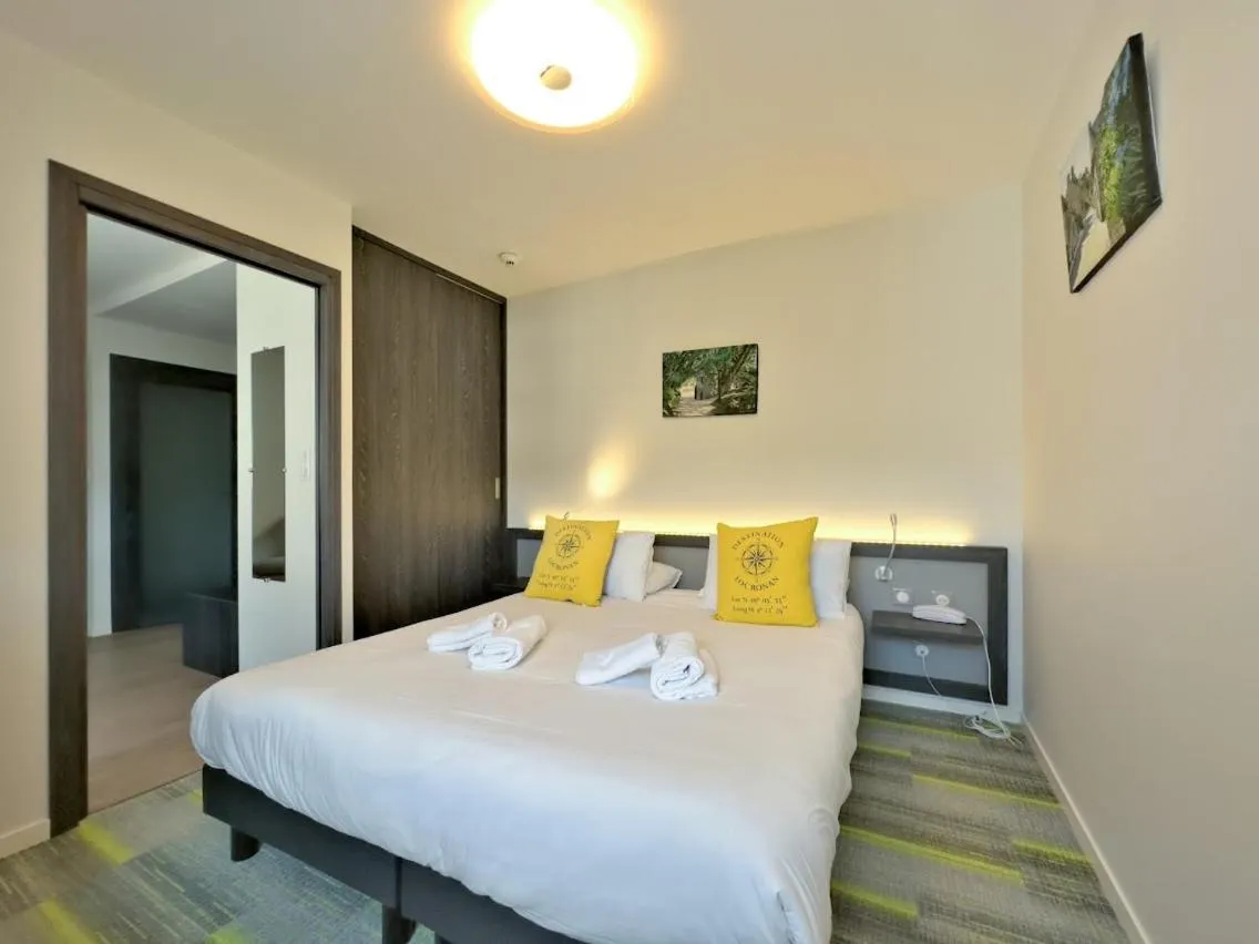 Bed in Logis Le Prieuré