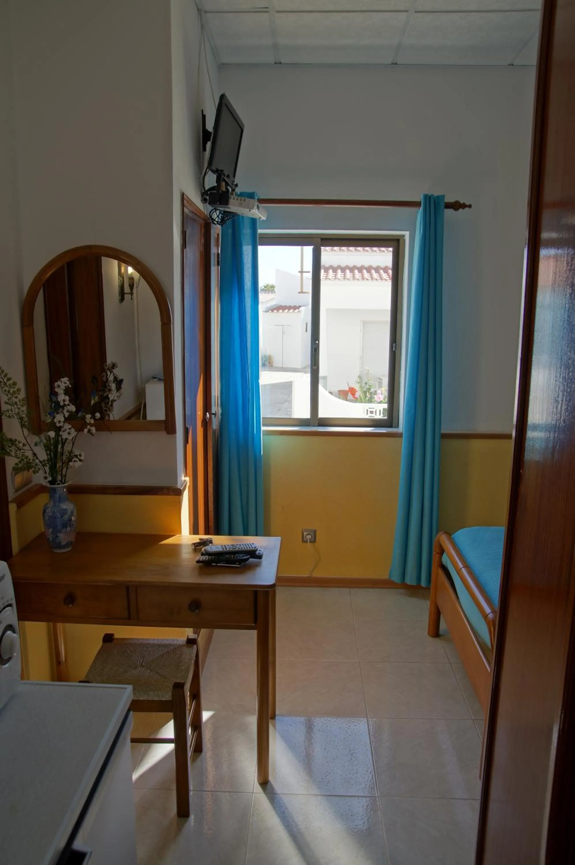 Bedroom in Apartamentos e Quartos Atalaia