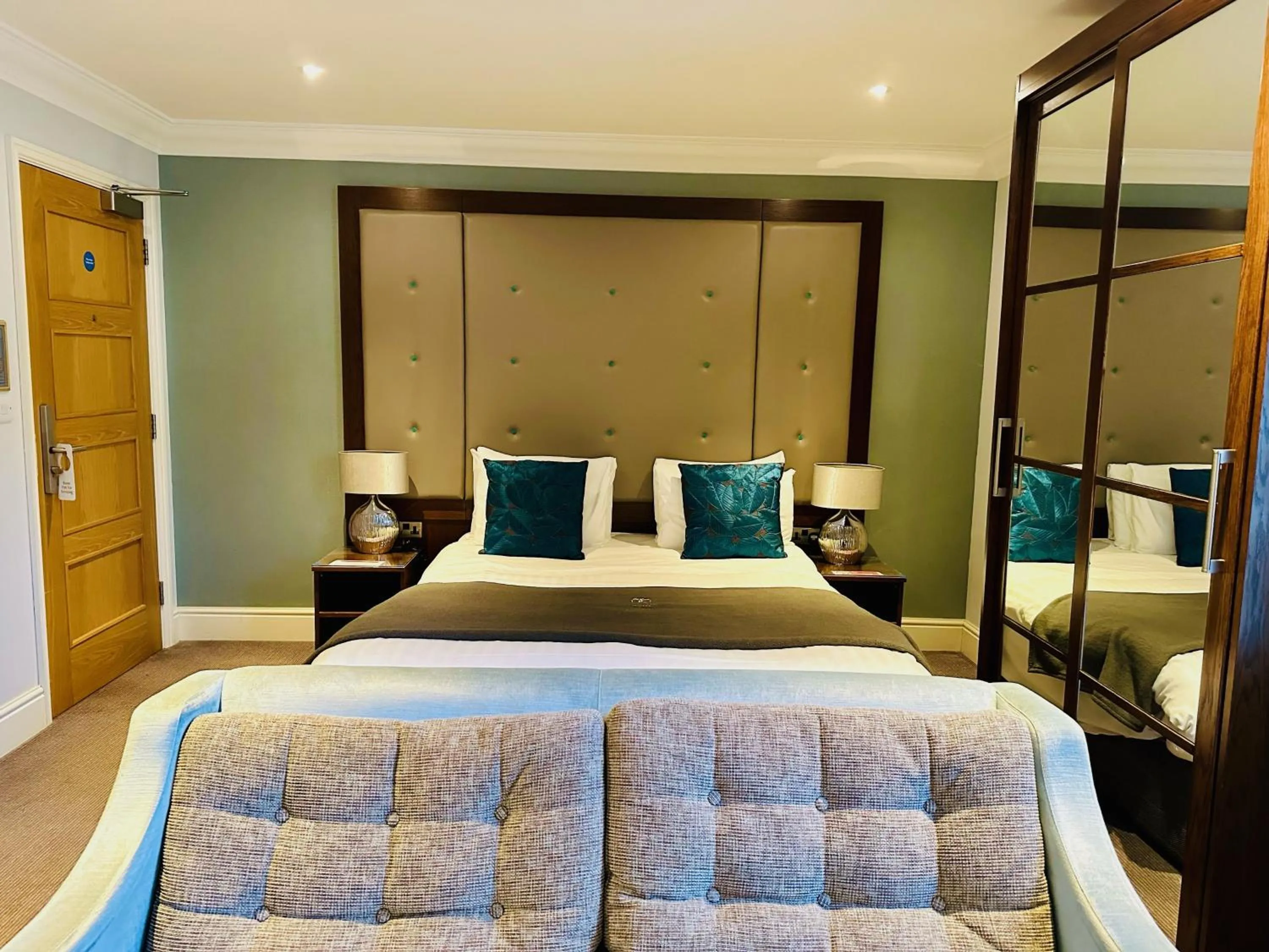 Bedroom, Bed in Lensfield Hotel