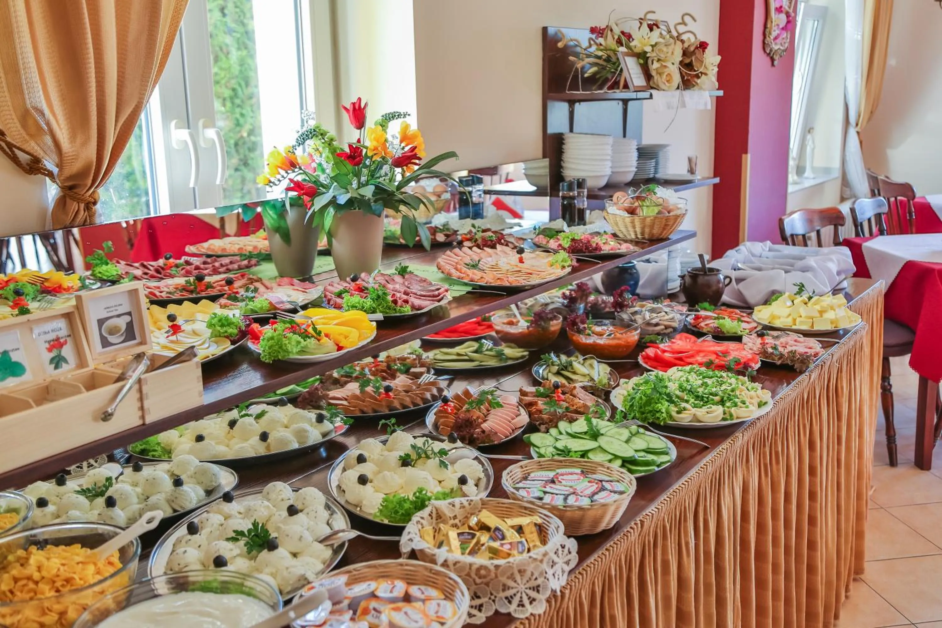 Buffet breakfast in Villa Antares I & II