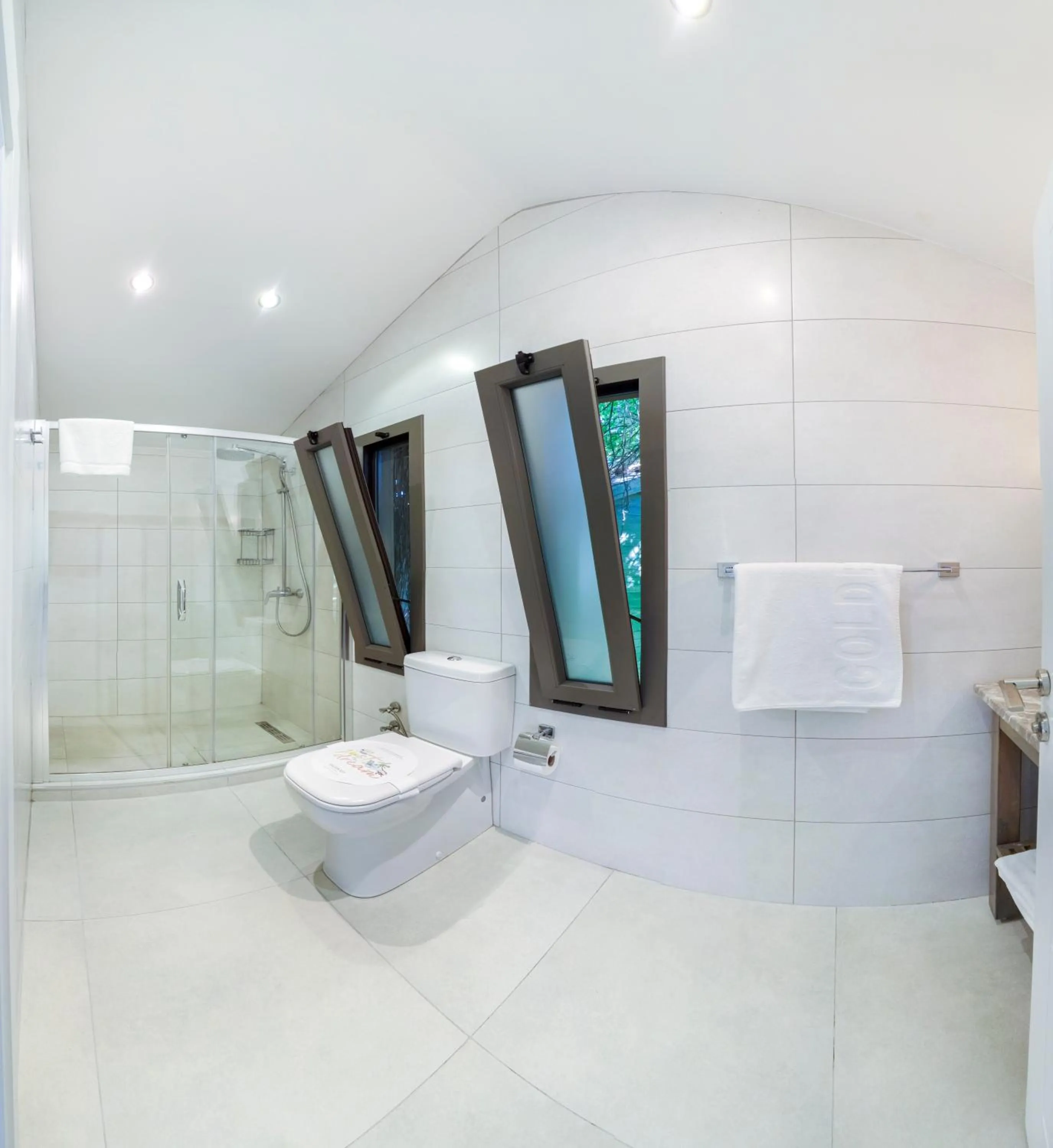 Bathroom in Golden Key Bordubet