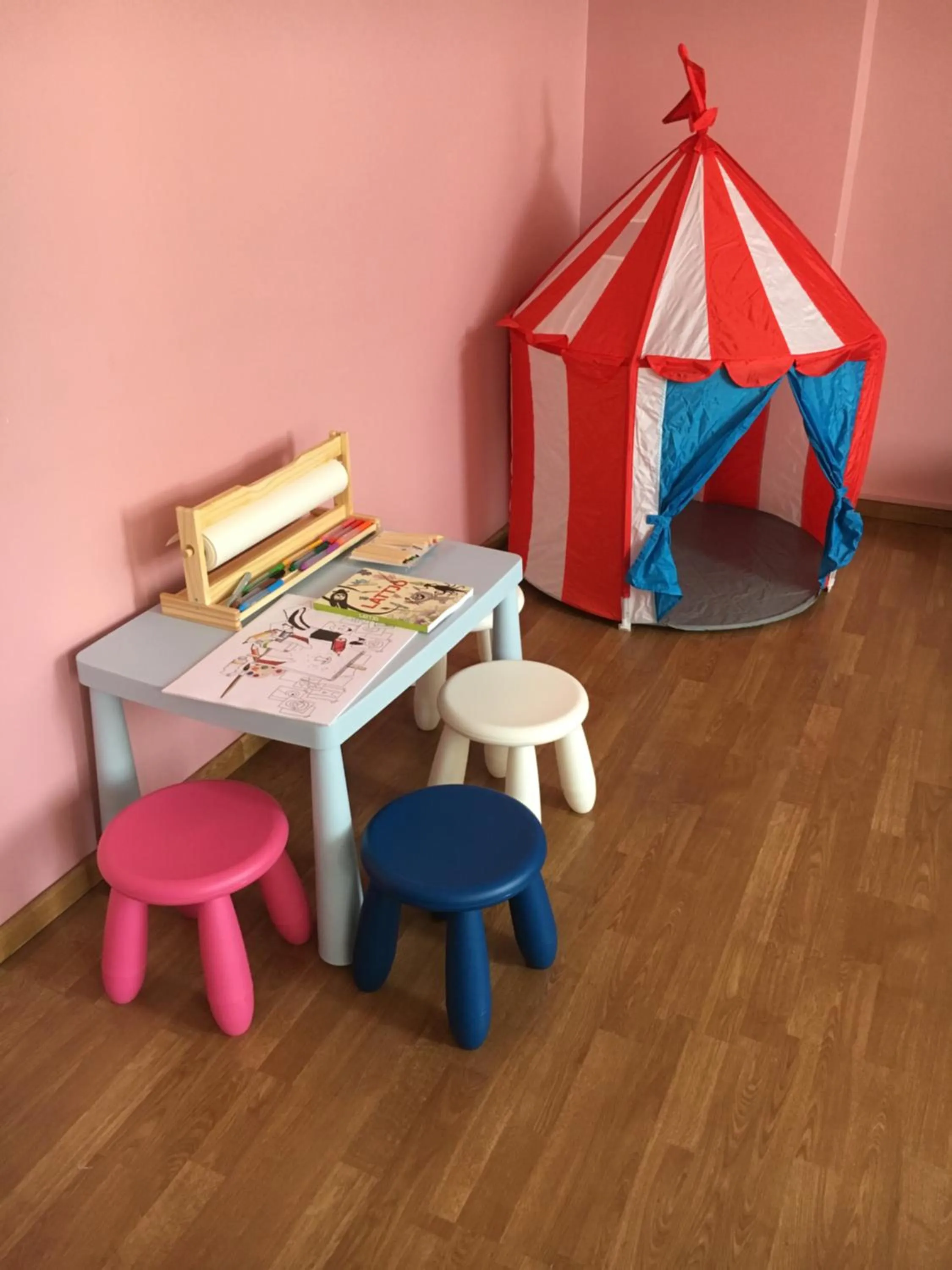 Entertainment in Imperio Hotel