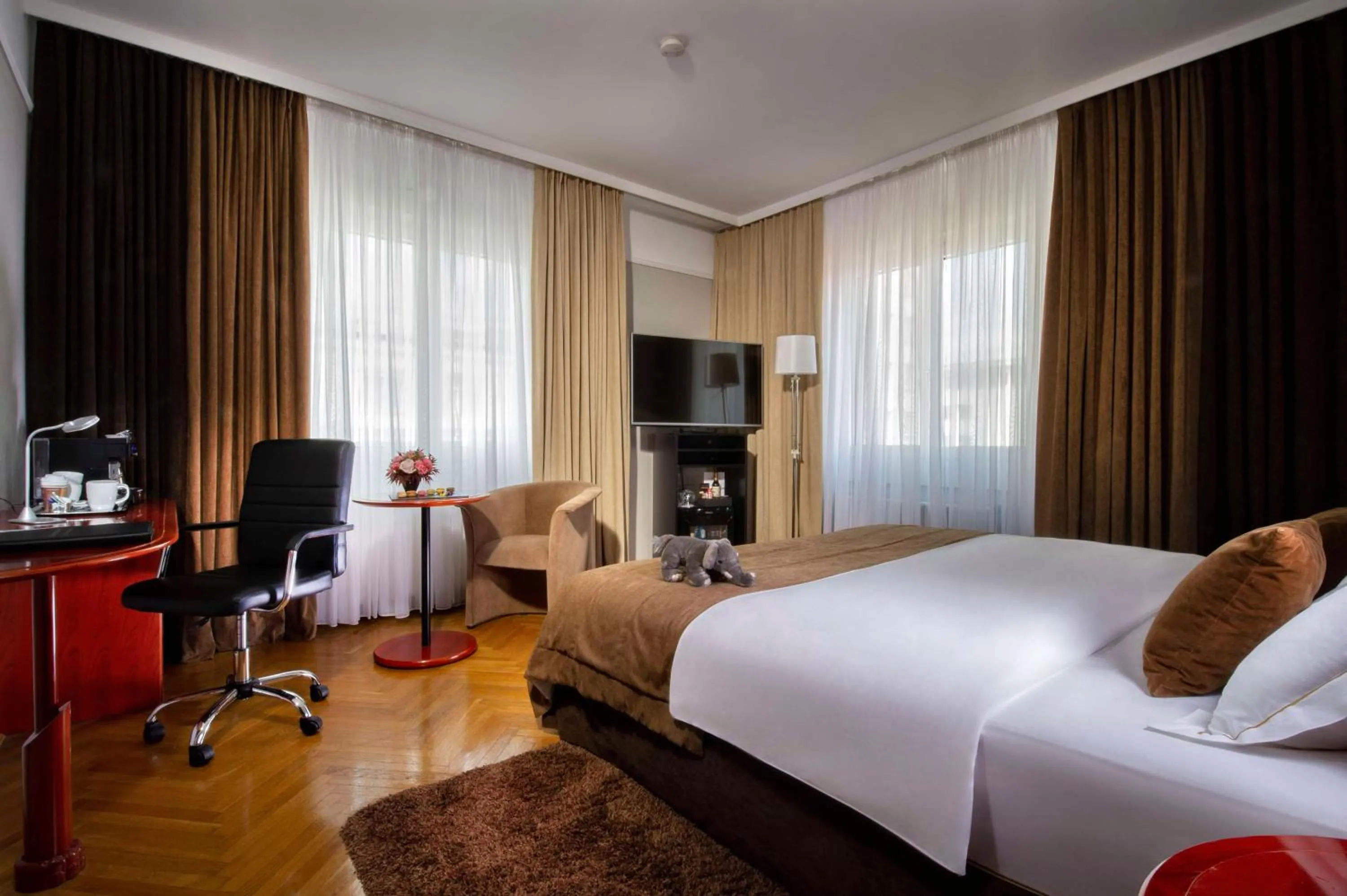 Bedroom, Bed in Best Western Premier Hotel Slon