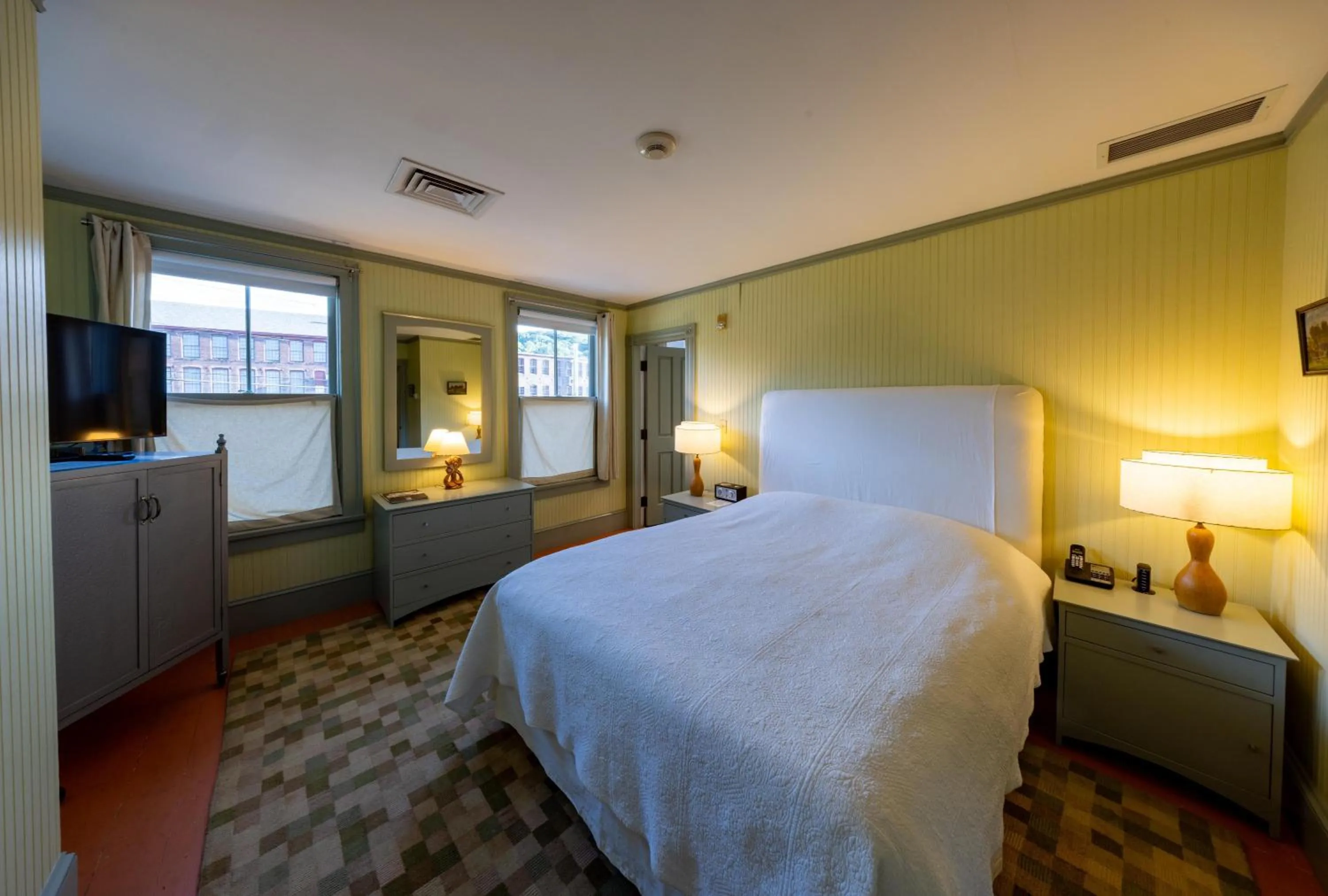 Bed in The Porches Inn at Mass MoCA