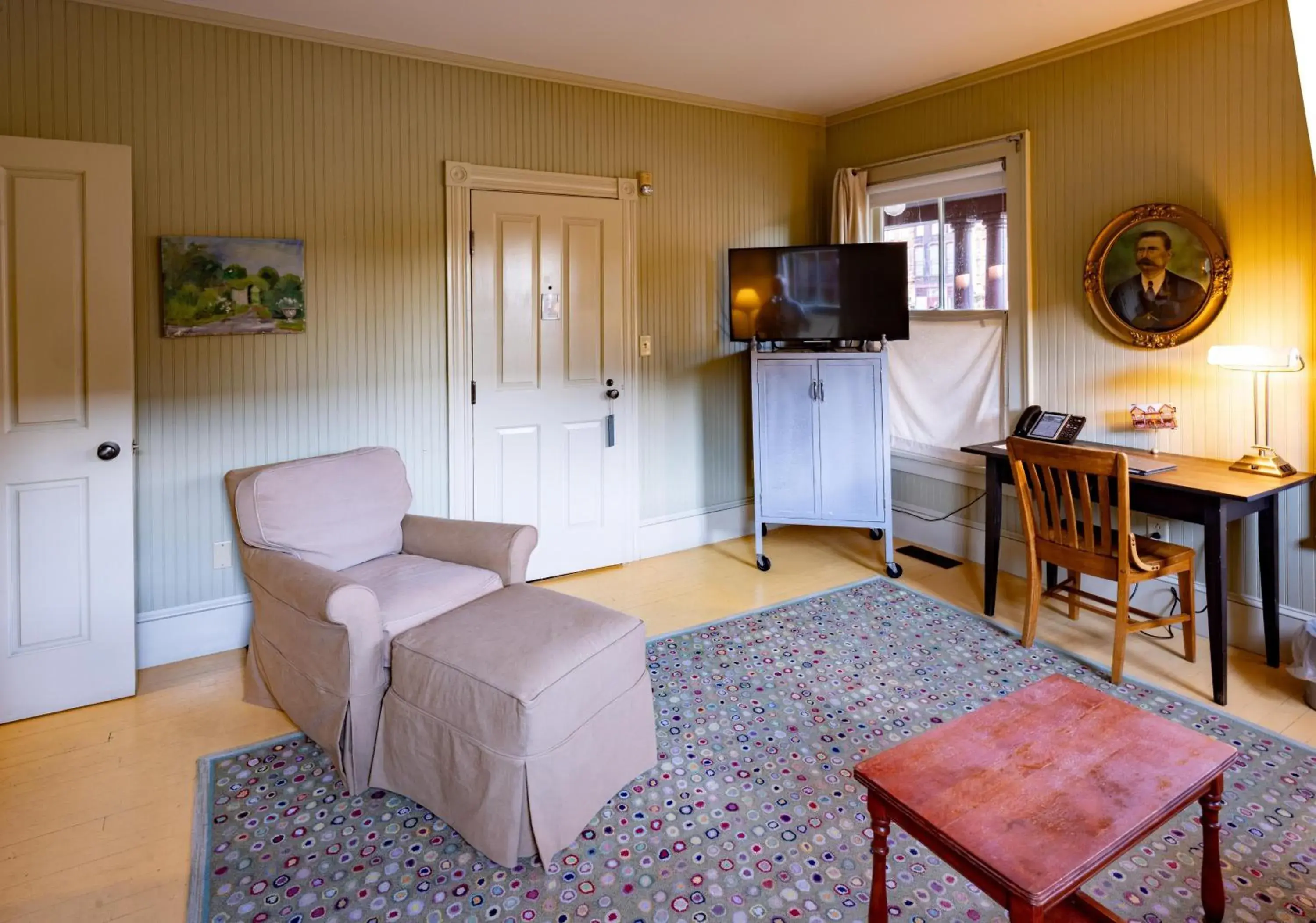 Suite in The Porches Inn at Mass MoCA Suite in The Porches Inn at Mass MoCA