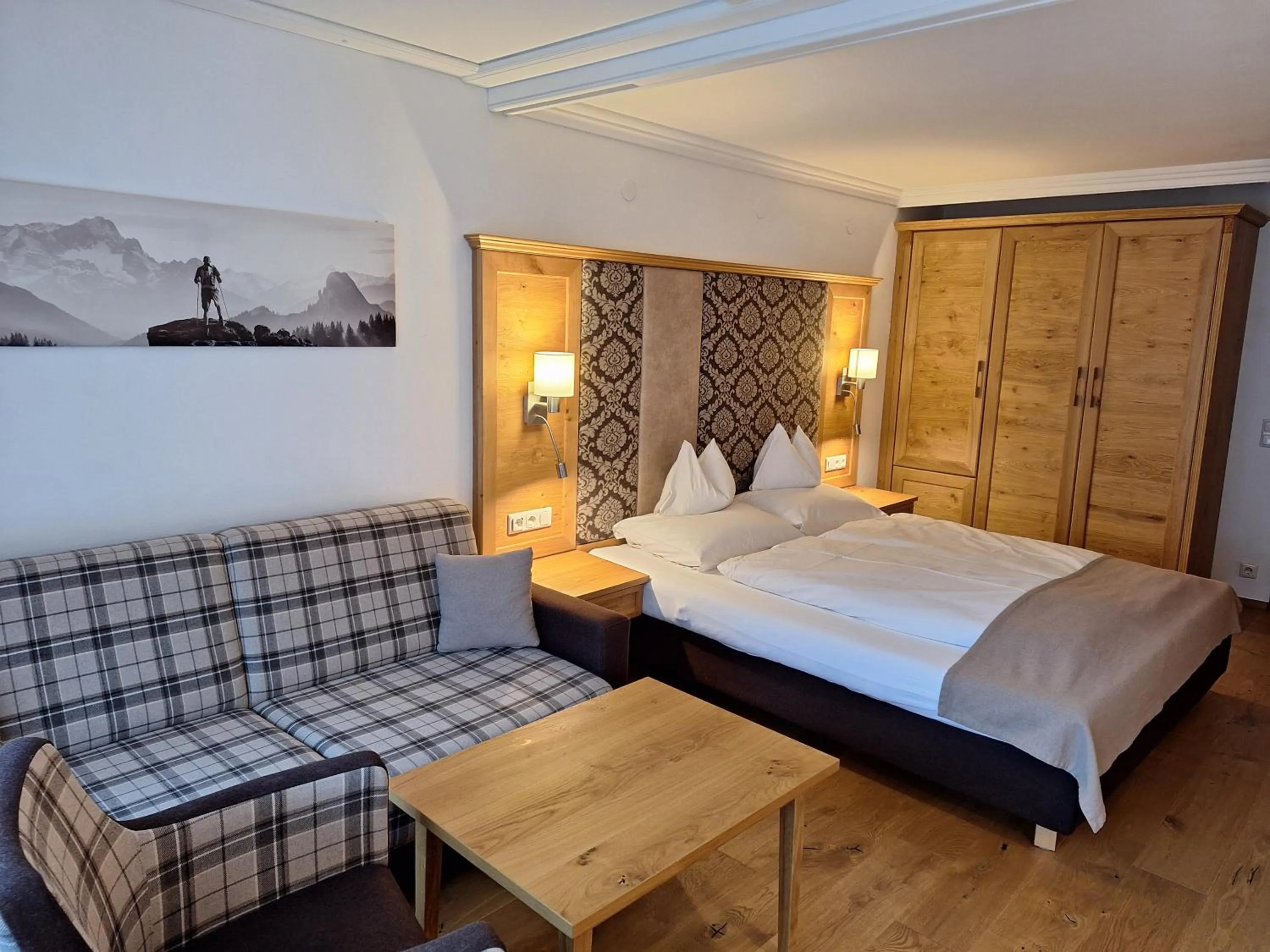 Photo of the whole room, Bed in Hotel Zum Stern