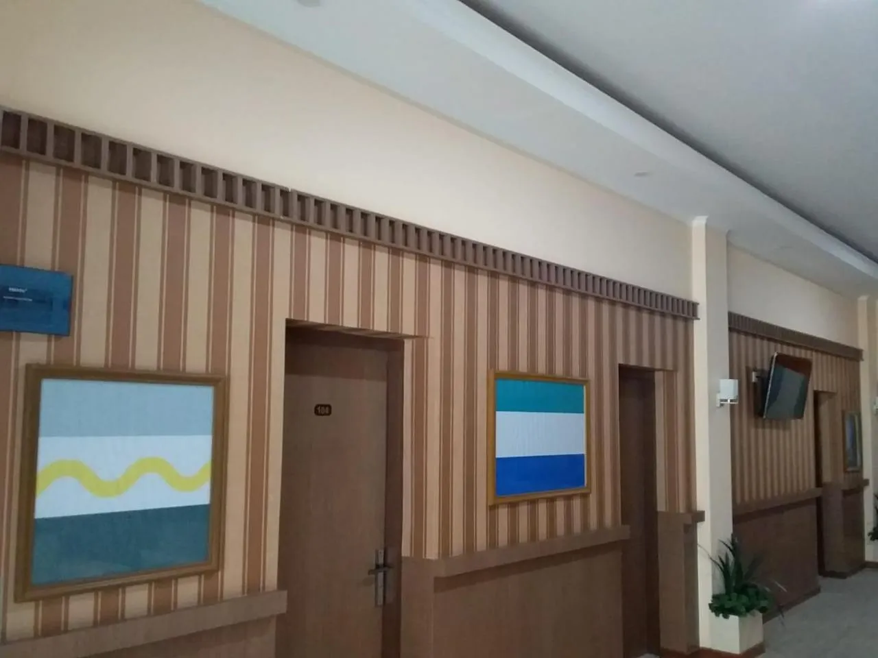 Lobby or reception in RedDoorz near Istana Plaza 2