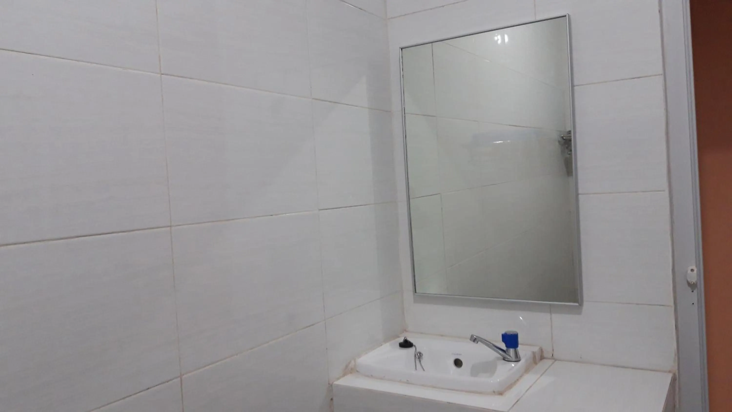 Area and facilities in RedDoorz near Istana Plaza 2