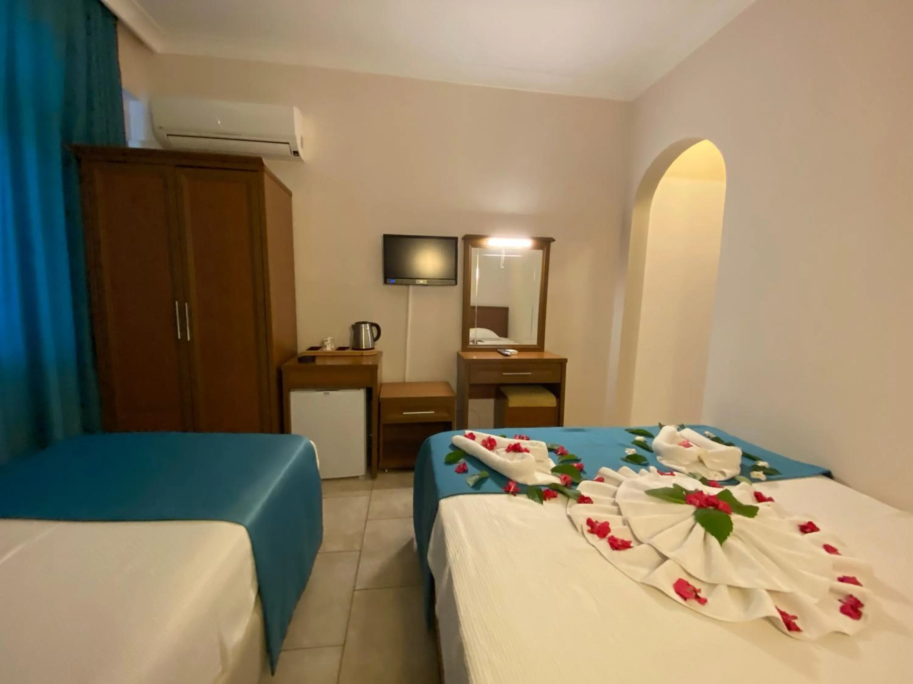 Photo of the whole room in B&B Yuzbasi Beach