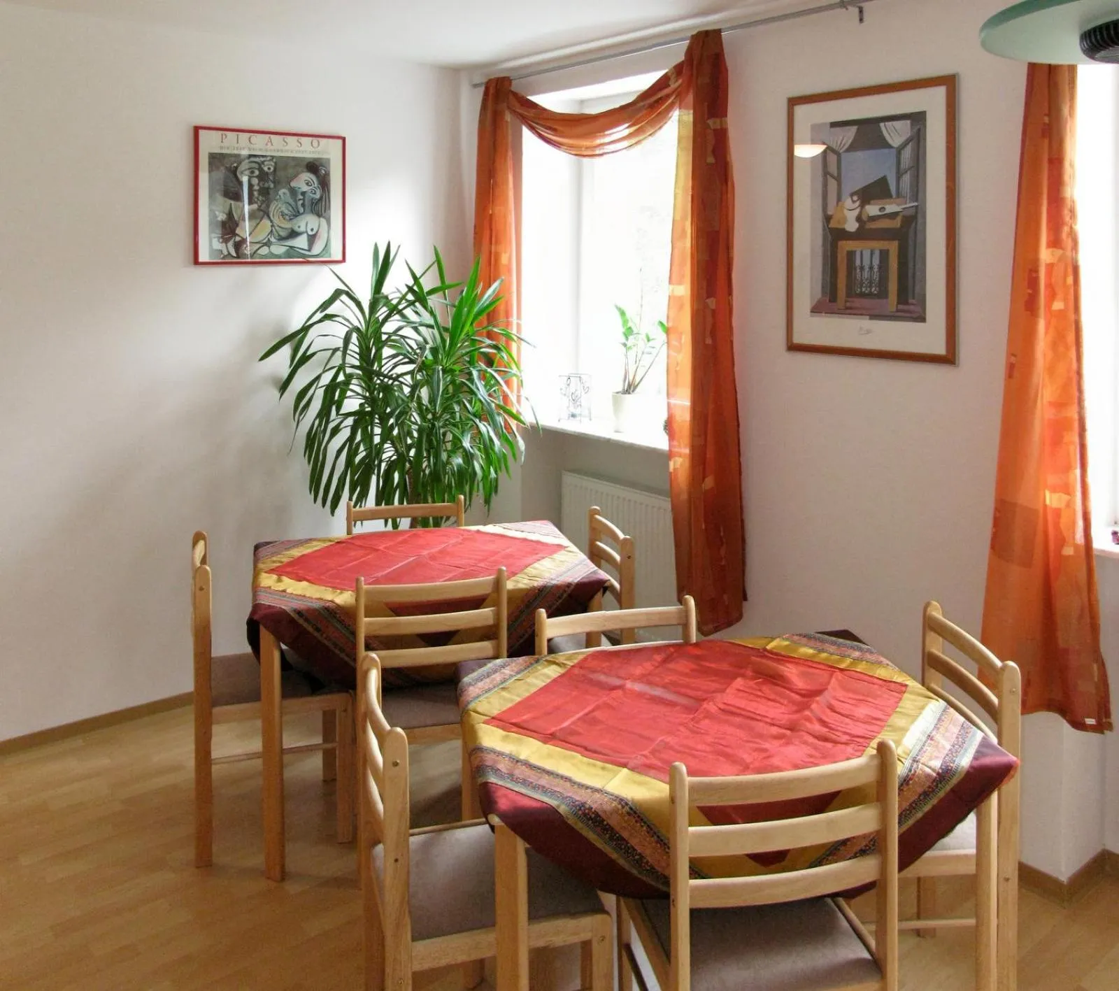 Restaurant/places to eat in Gästehaus Perrin