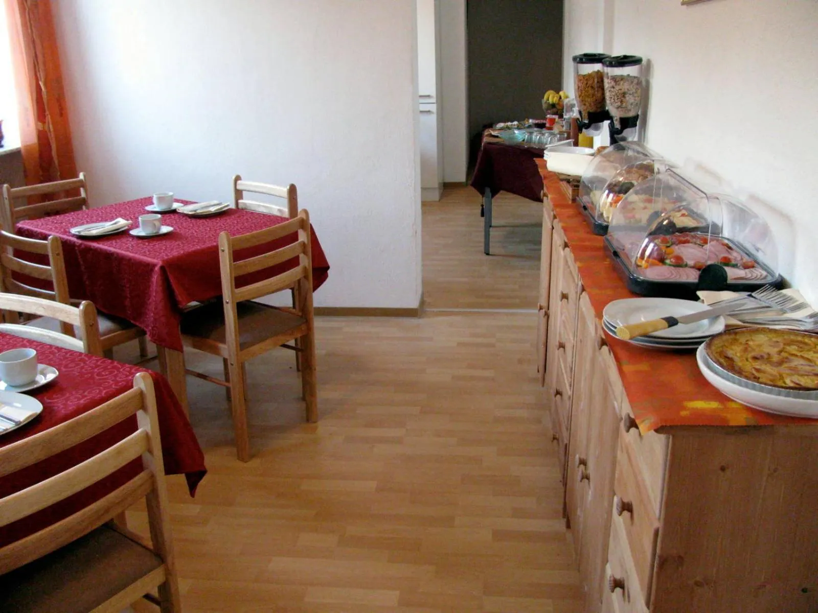 Restaurant/places to eat in Gästehaus Perrin