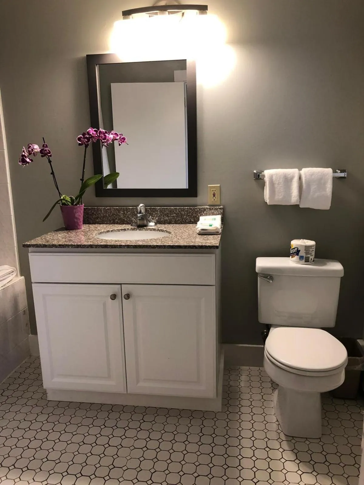 Bathroom in Hyannis Inn
