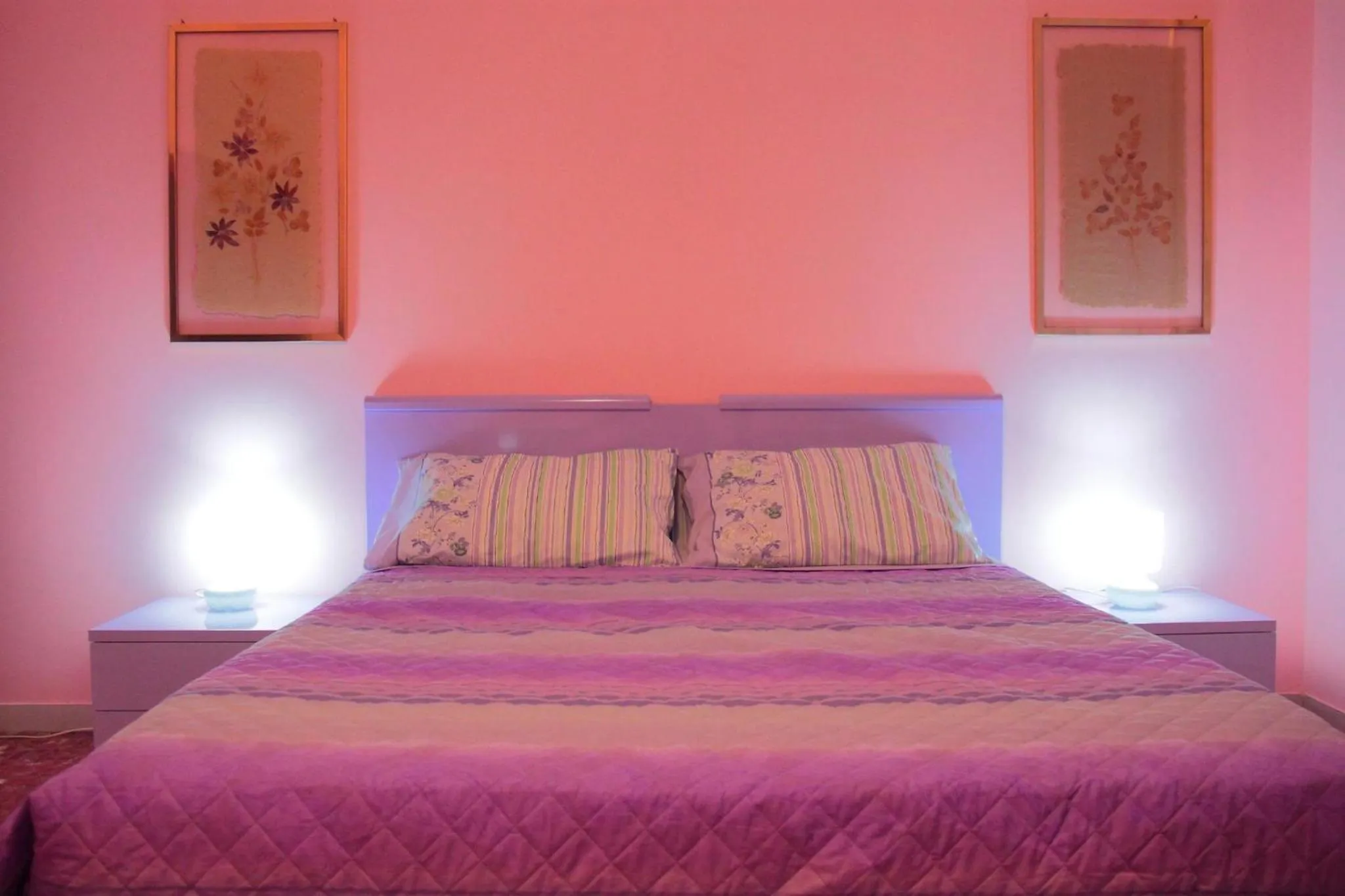 Bed in Hello Roma B&B