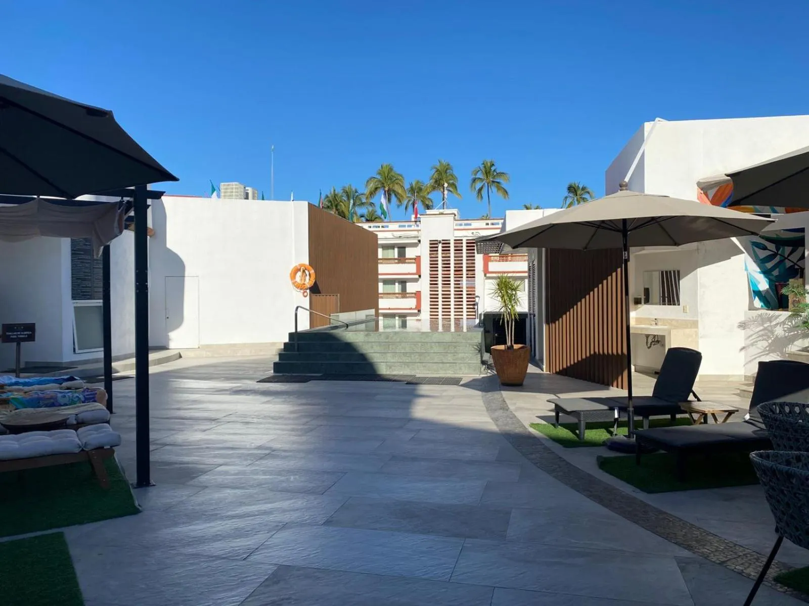 Solarium in Loft Hotel Malecón Vallarta