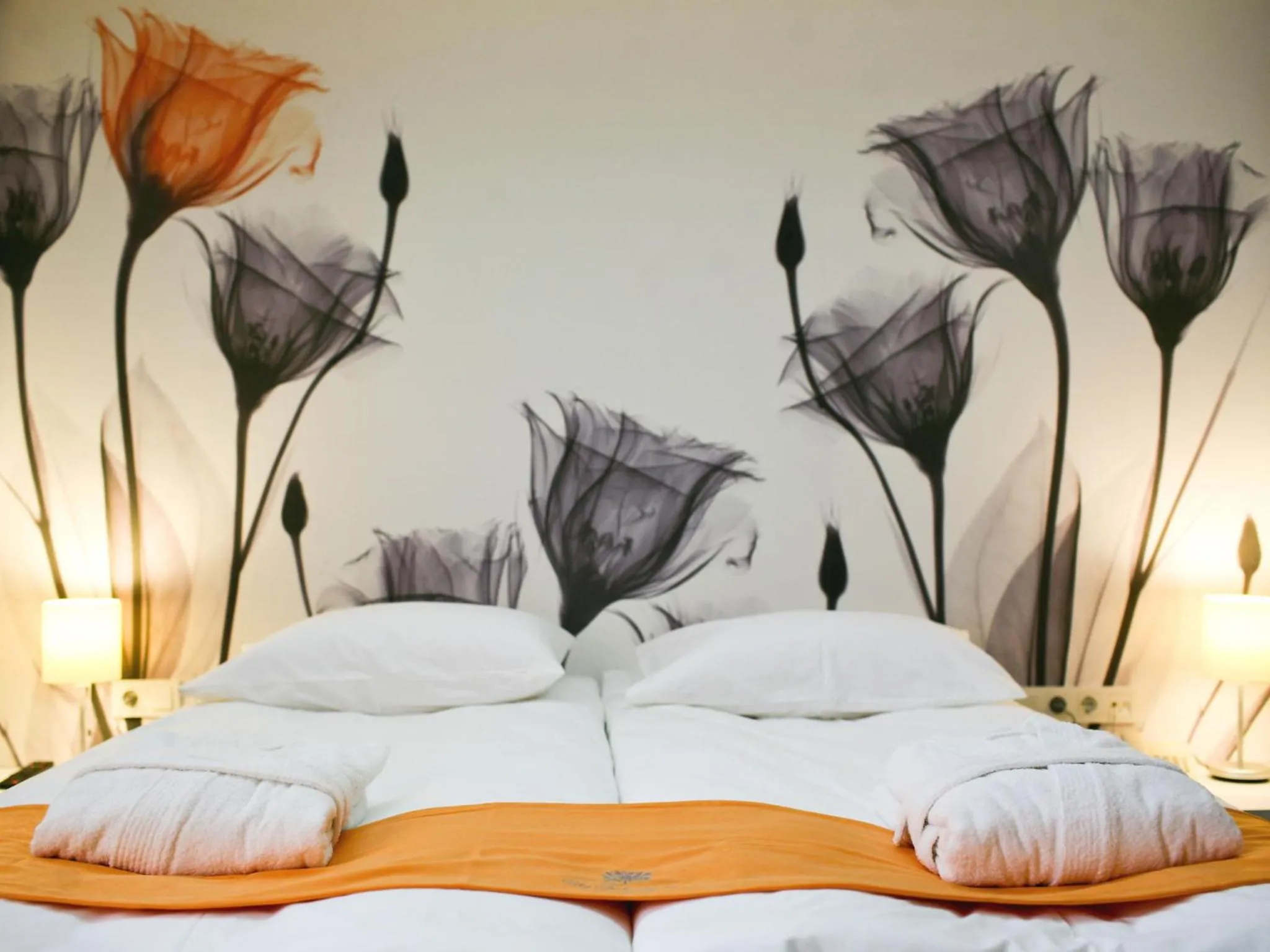 Photo of the whole room, Bed in City Park Hotel by CHM