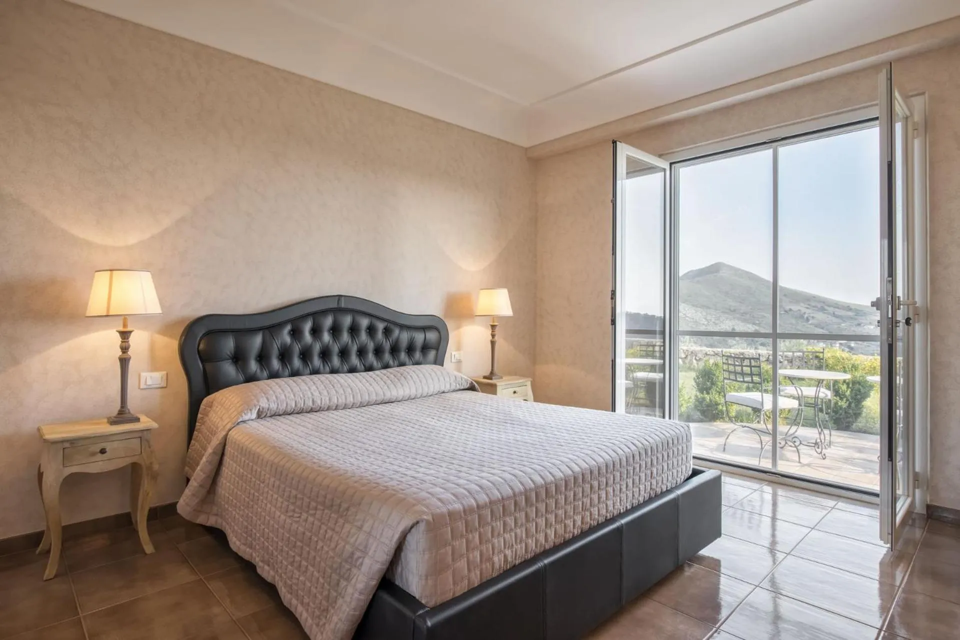 Bed in Collina Degli Ulivi B&B