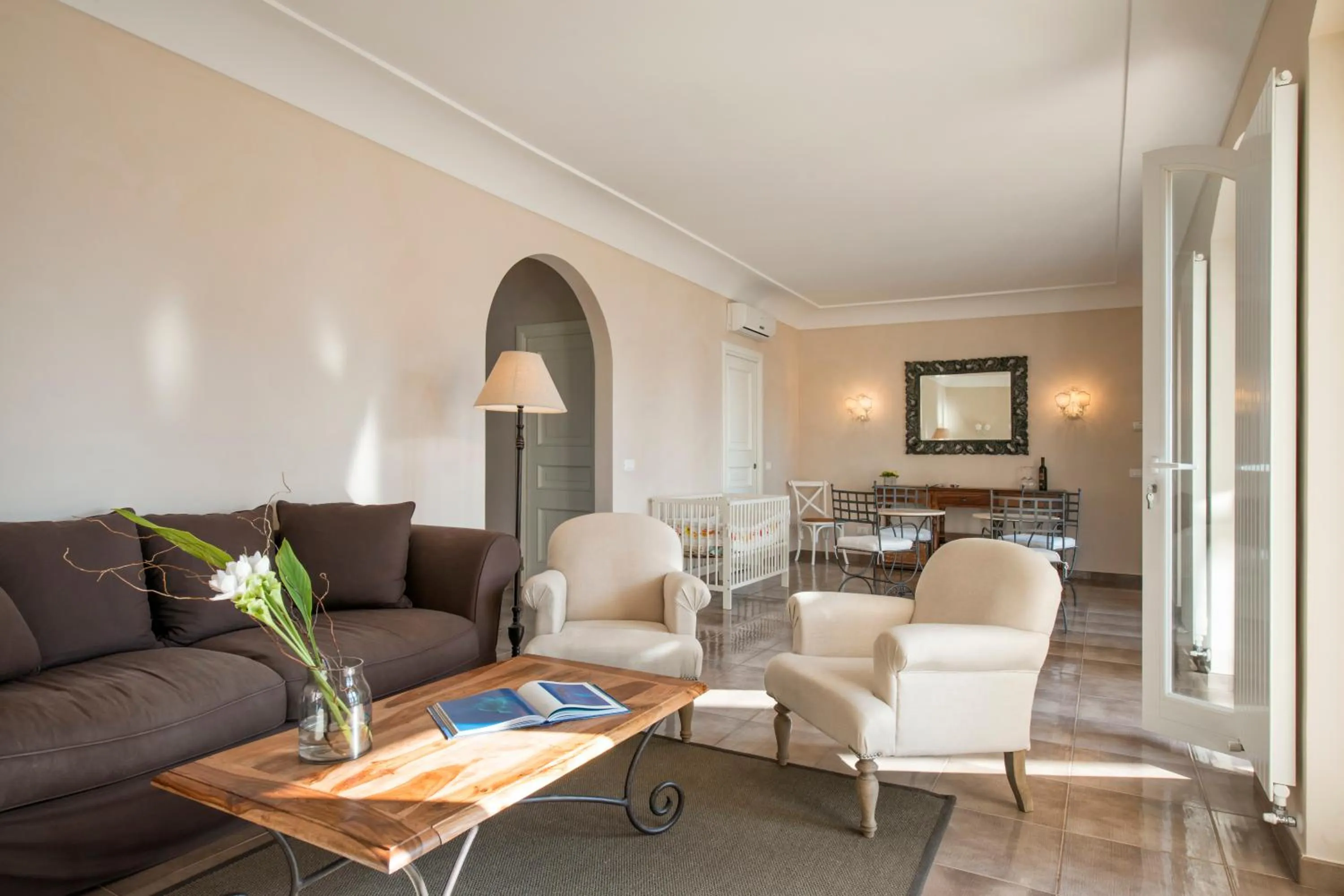 Communal lounge/ TV room in Collina Degli Ulivi B&B