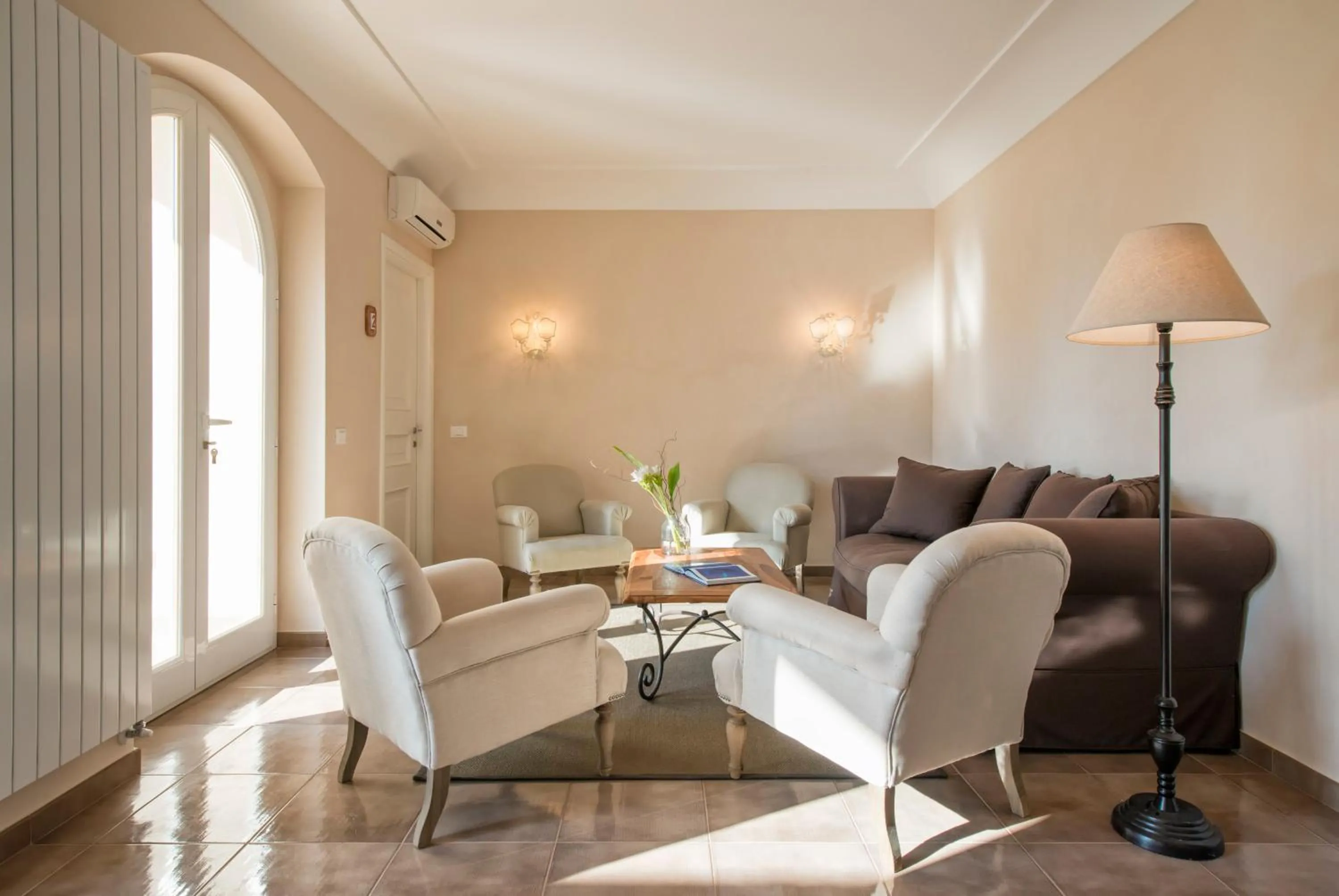 Communal lounge/ TV room in Collina Degli Ulivi B&B